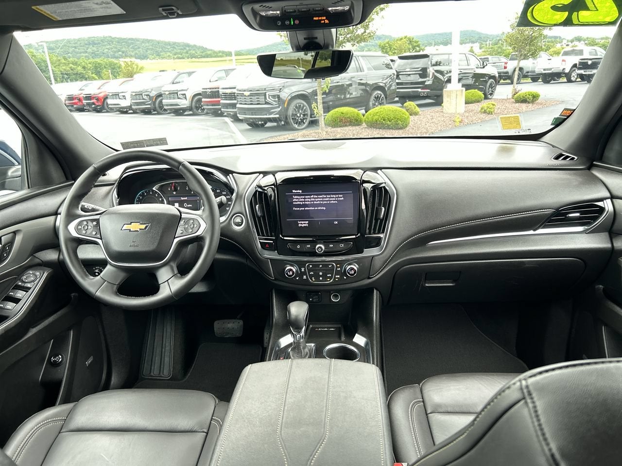 2023 Chevrolet Traverse LT Leather