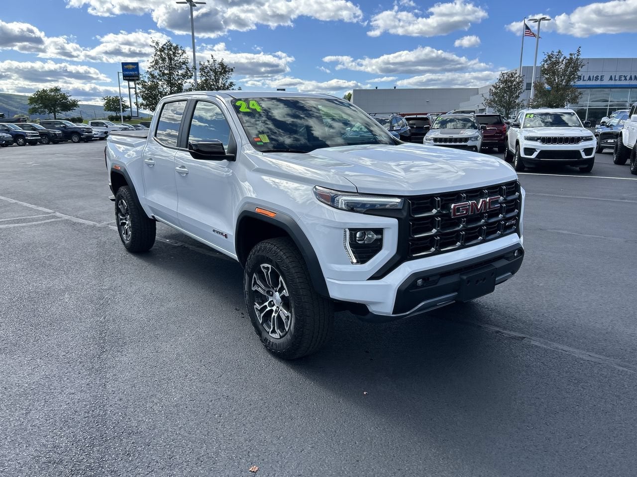 2024 GMC Canyon 4WD AT4