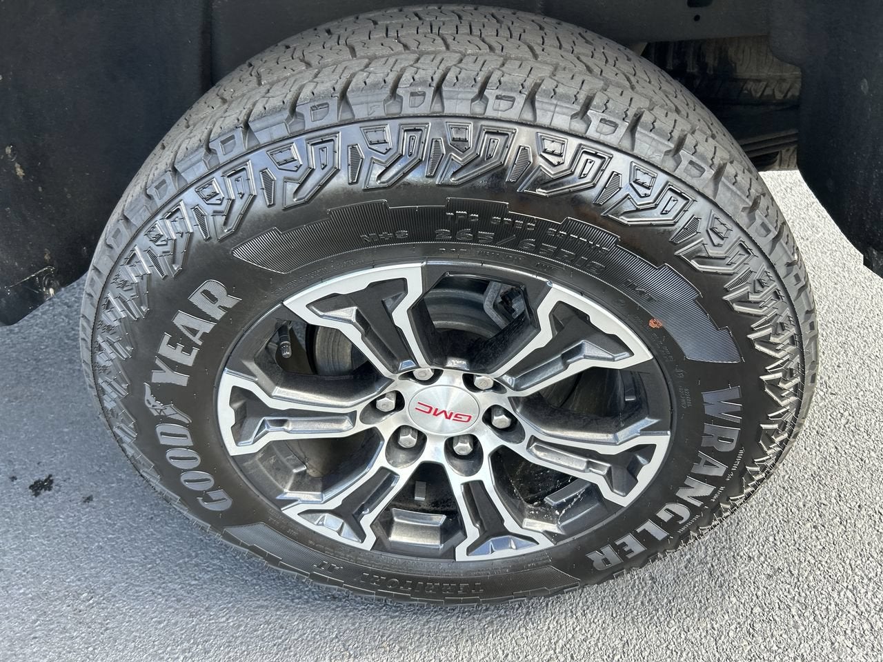2024 GMC Canyon 4WD AT4