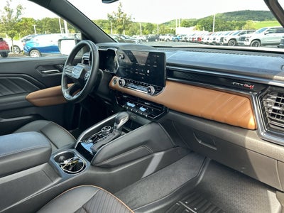2024 GMC Canyon 4WD AT4