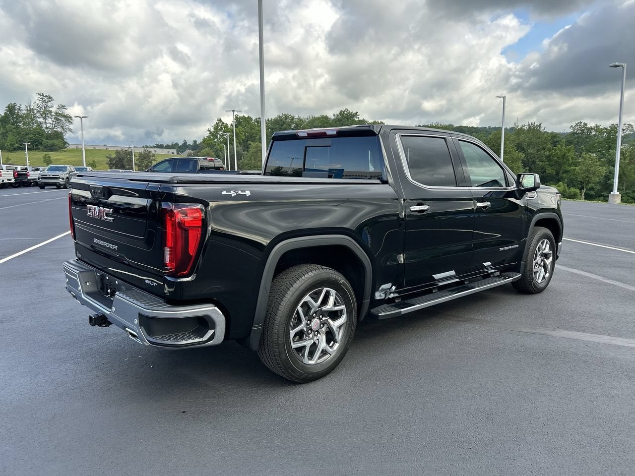 2024 GMC Sierra 1500 SLT