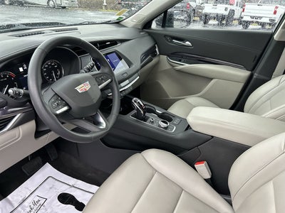 2022 Cadillac XT4 AWD Luxury