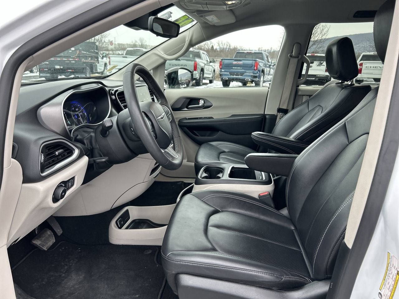 2024 Chrysler Pacifica Touring L