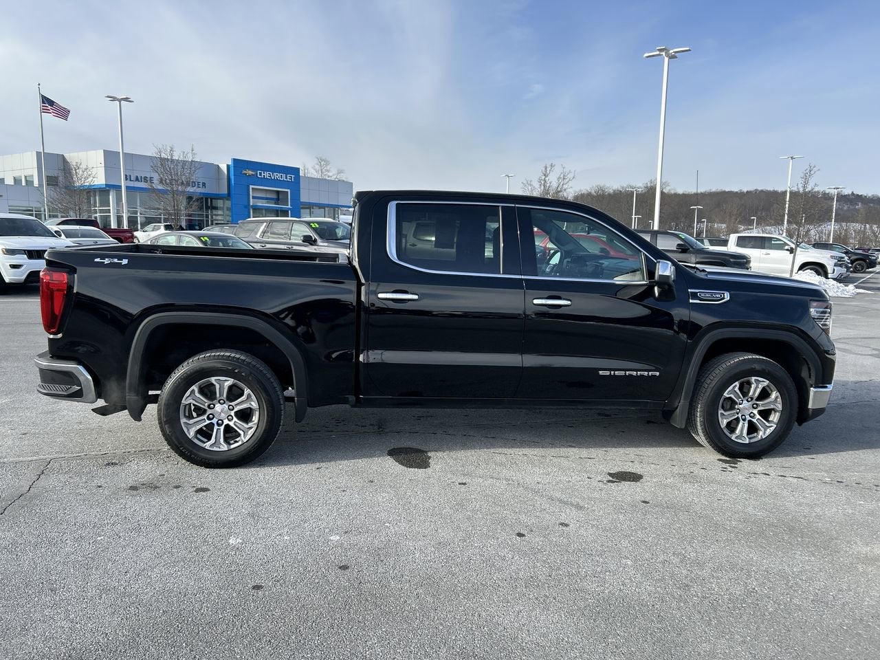 2024 GMC Sierra 1500 SLT