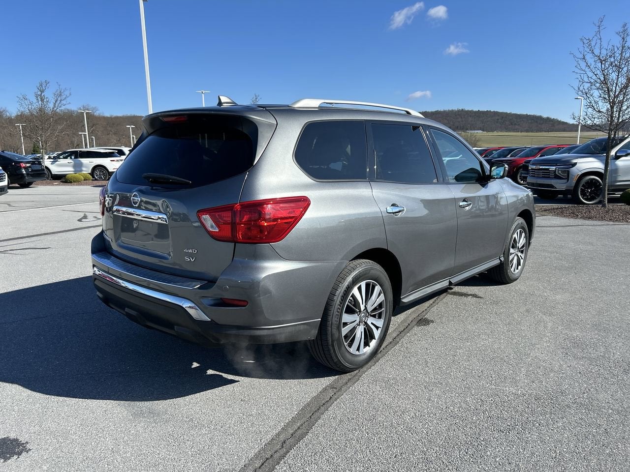 2020 Nissan Pathfinder SV