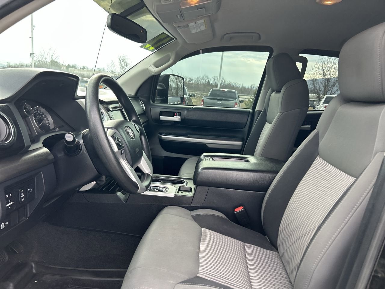 2017 Toyota Tundra 4WD SR