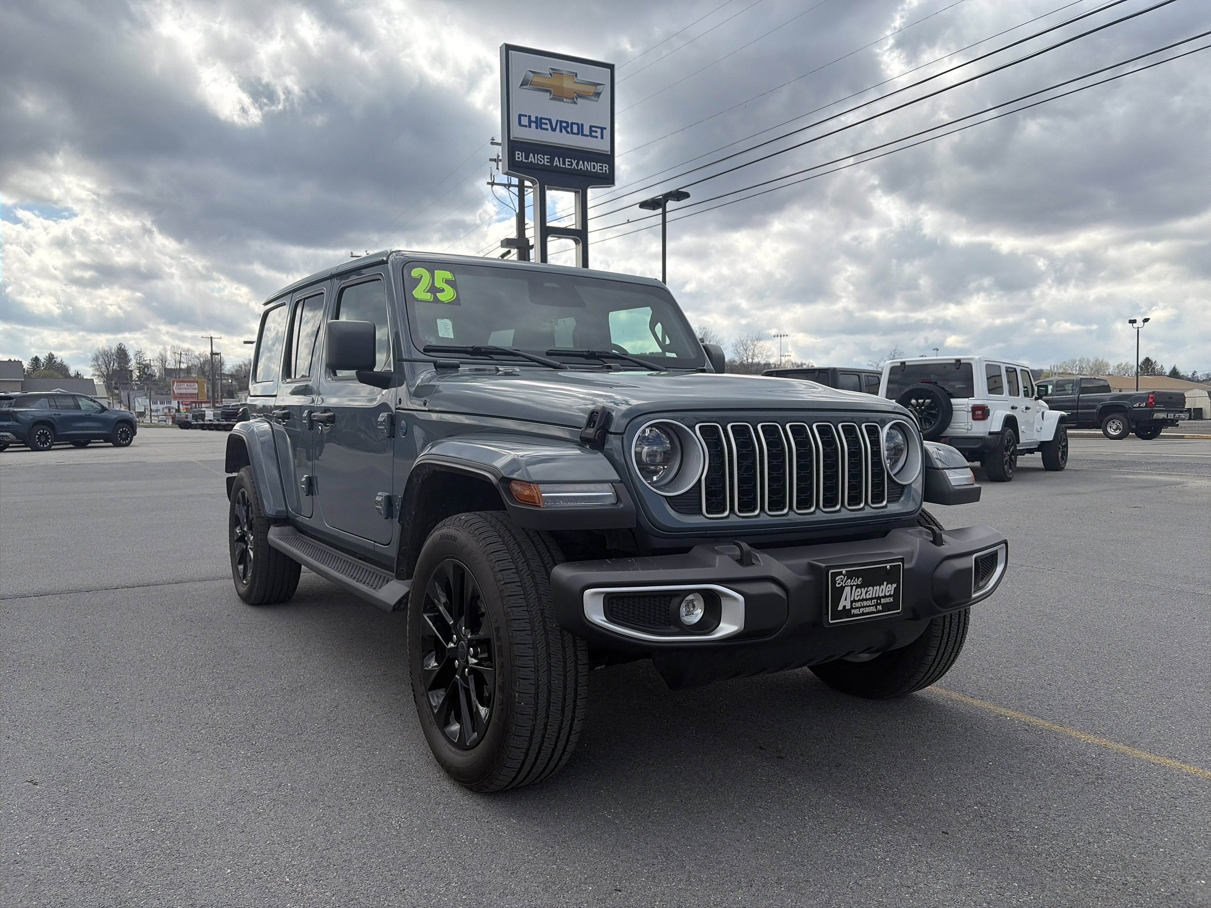 2025 Jeep Wrangler 4xe Sahara