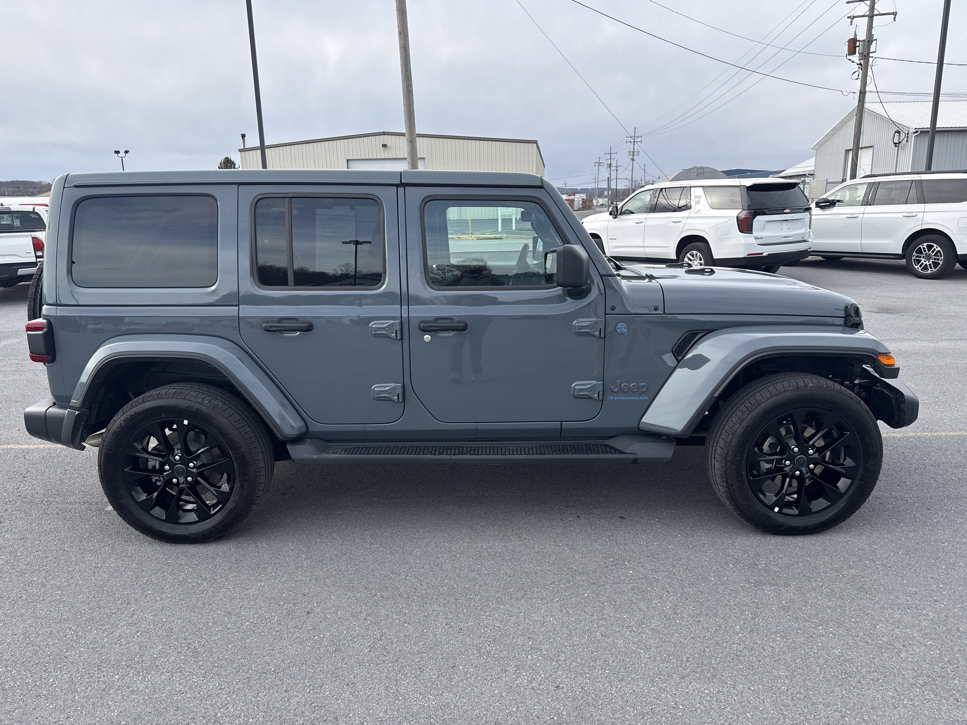 2025 Jeep Wrangler 4xe Sahara