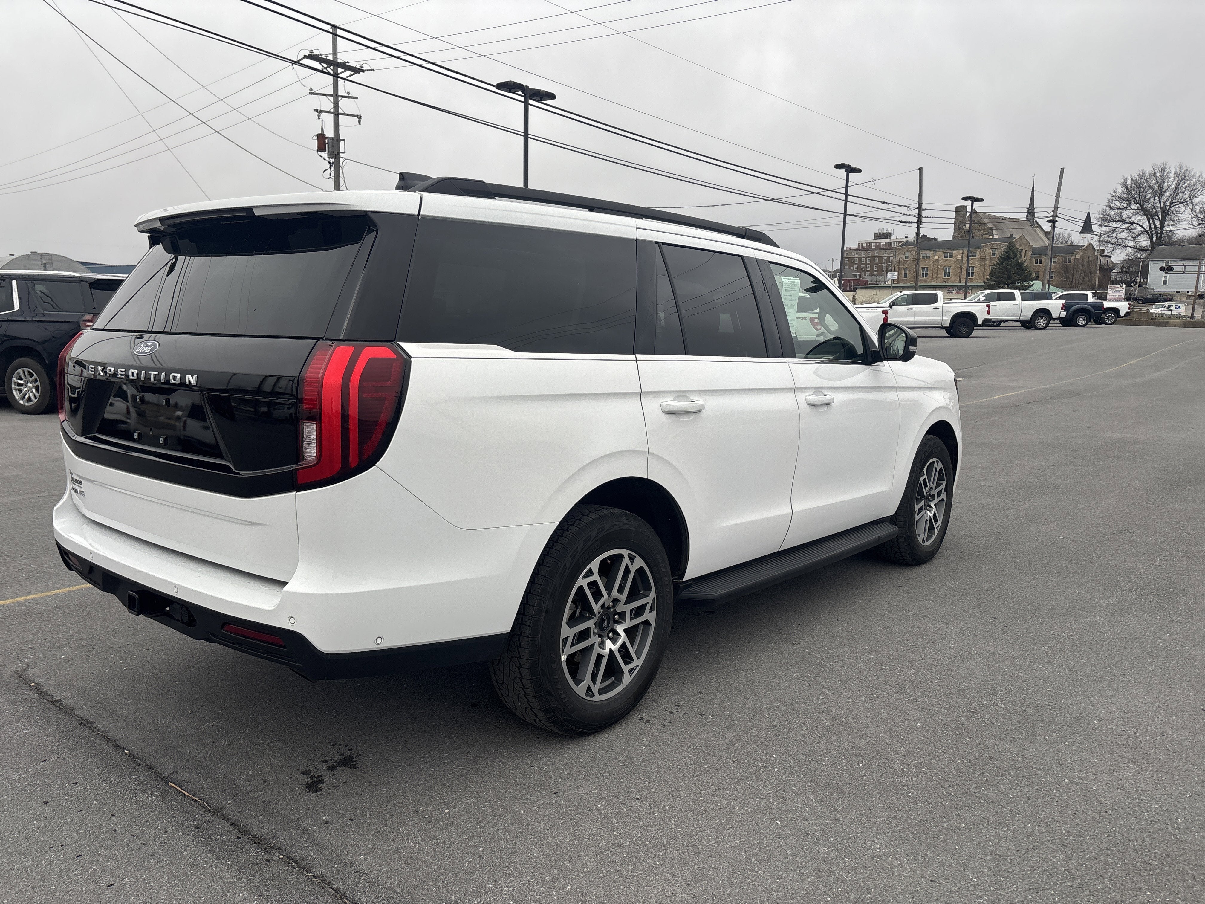 2025 Ford Expedition Active