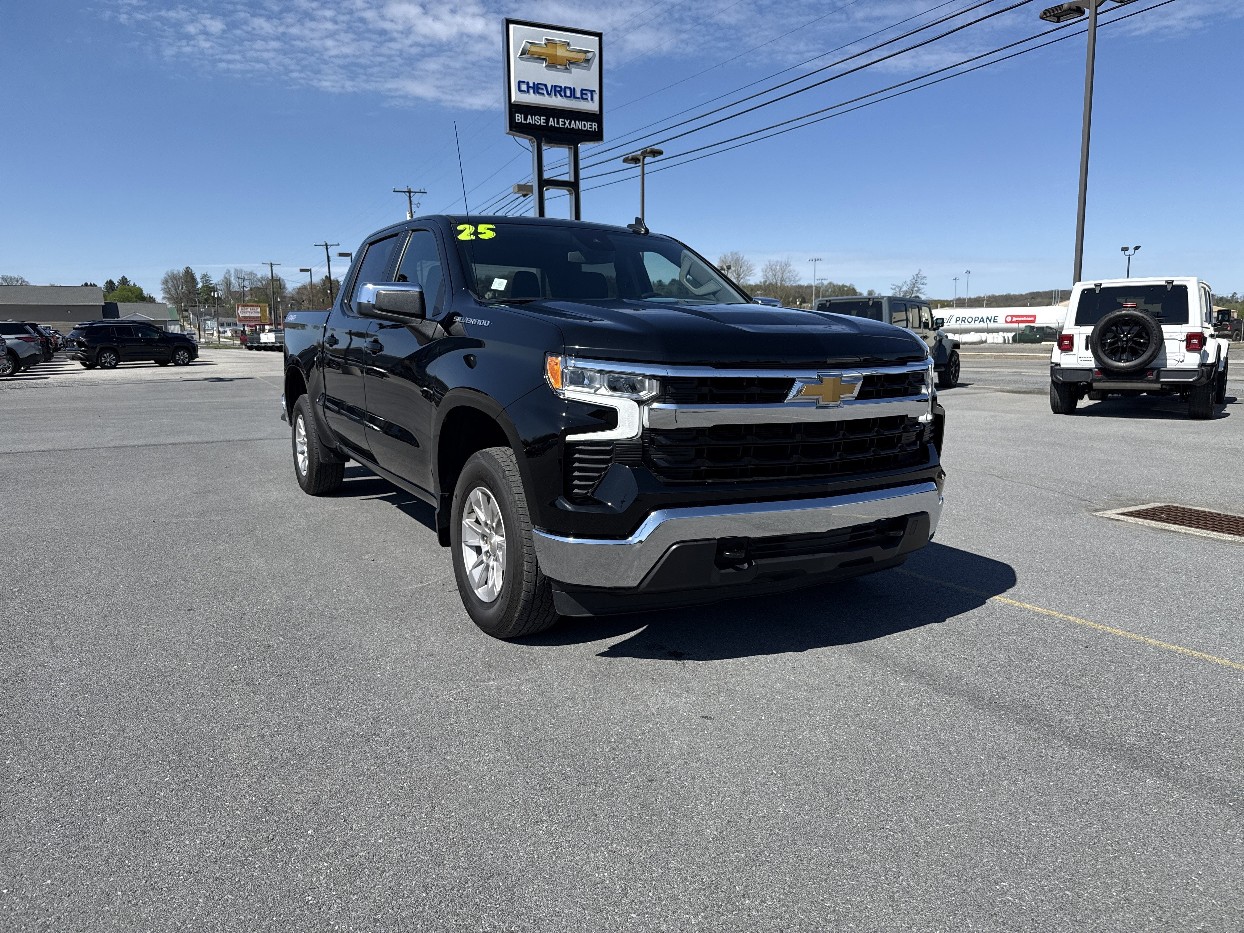 2025 Chevrolet Silverado 1500 LT