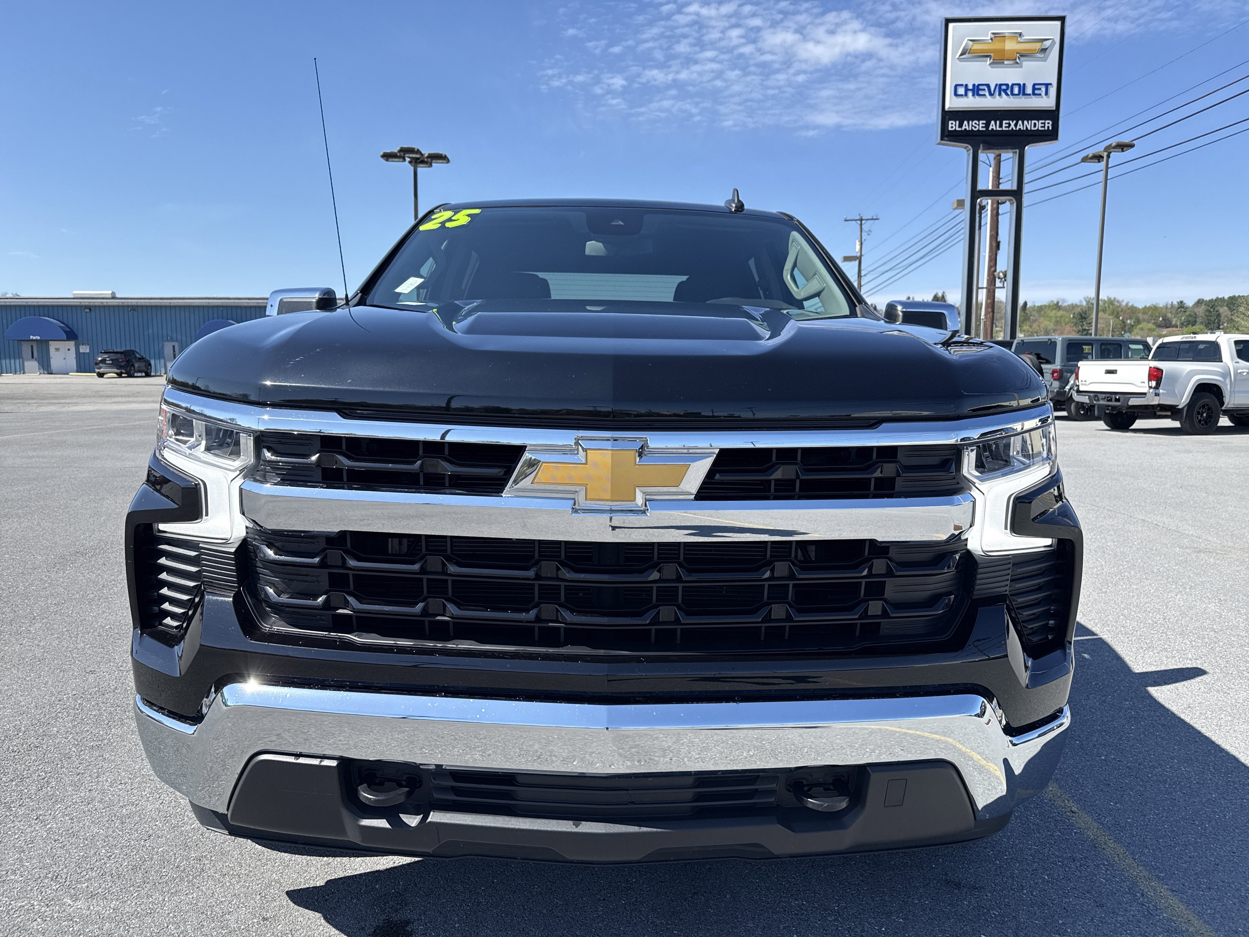 2025 Chevrolet Silverado 1500 LT
