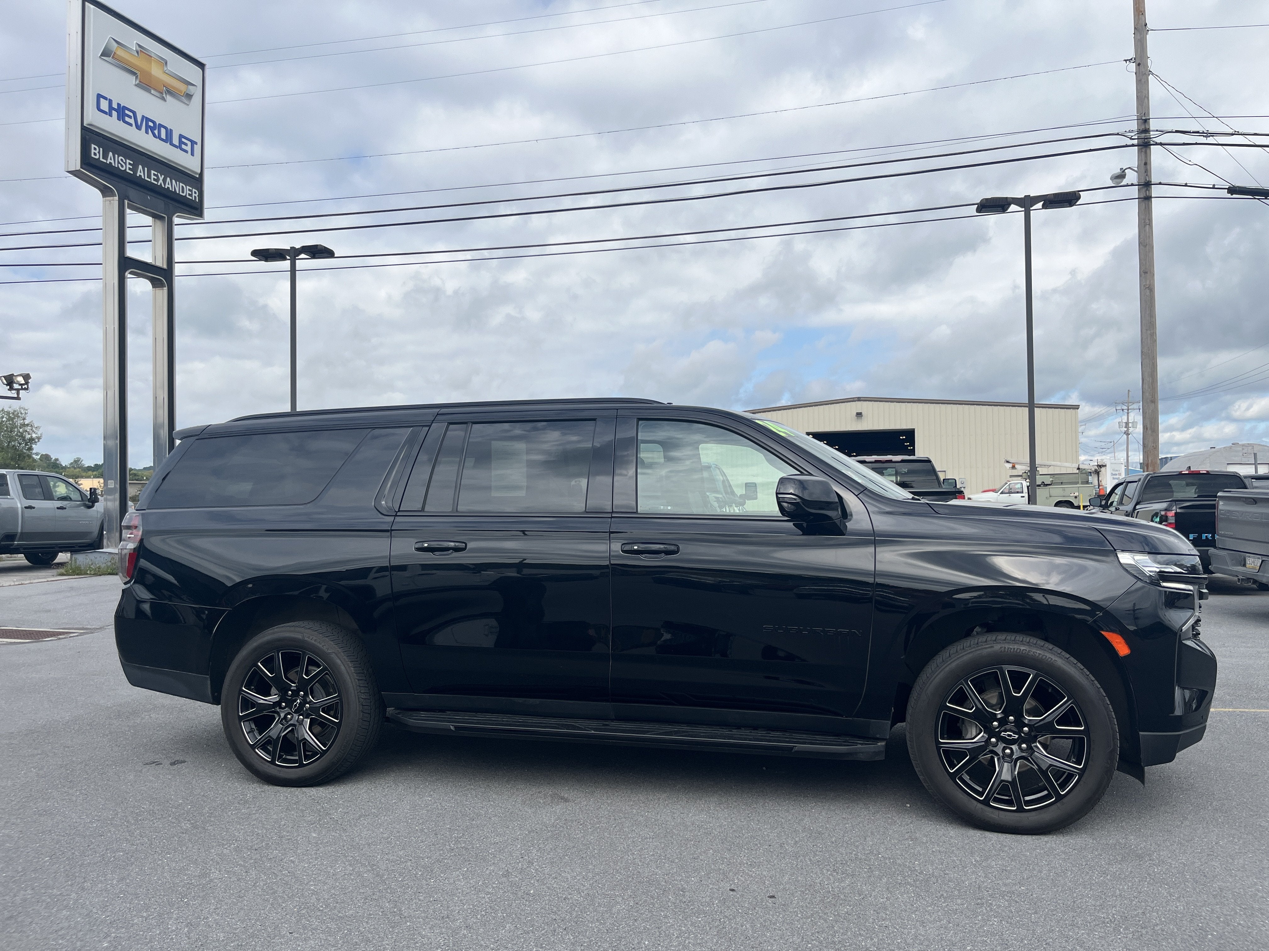 2024 Chevrolet Suburban RST