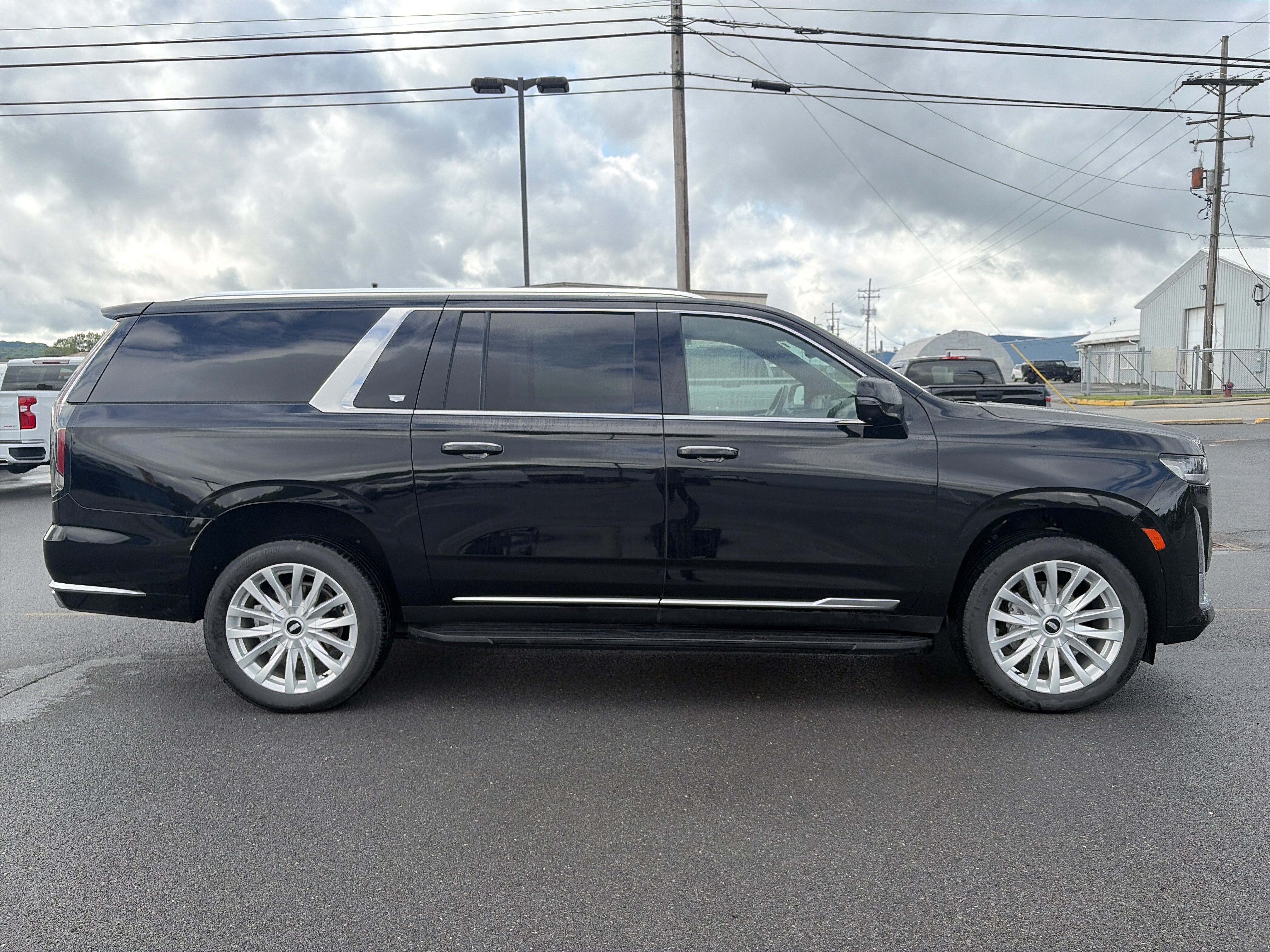 2023 Cadillac Escalade ESV 4WD Luxury