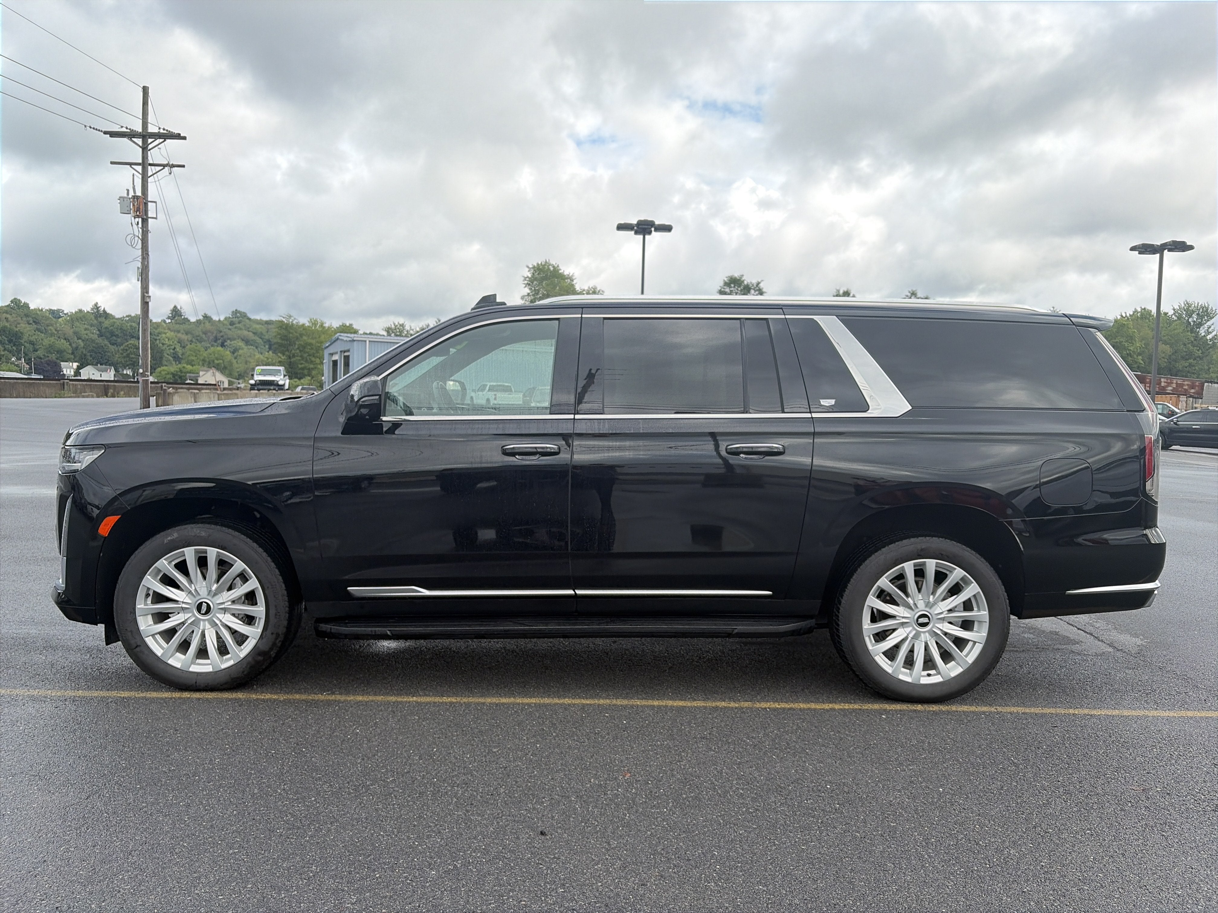 2023 Cadillac Escalade ESV 4WD Luxury