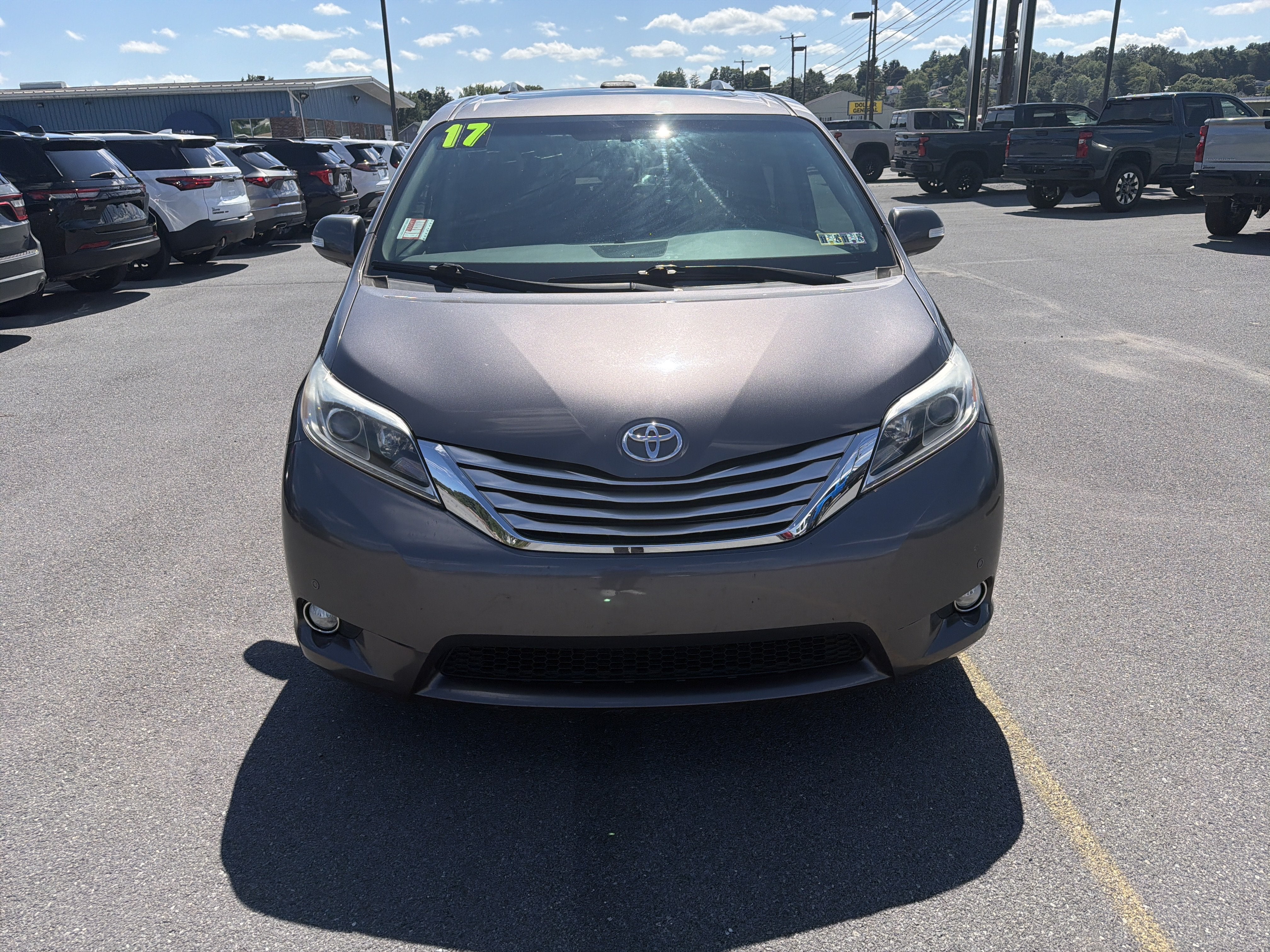 2017 Toyota Sienna XLE Auto Access Seat