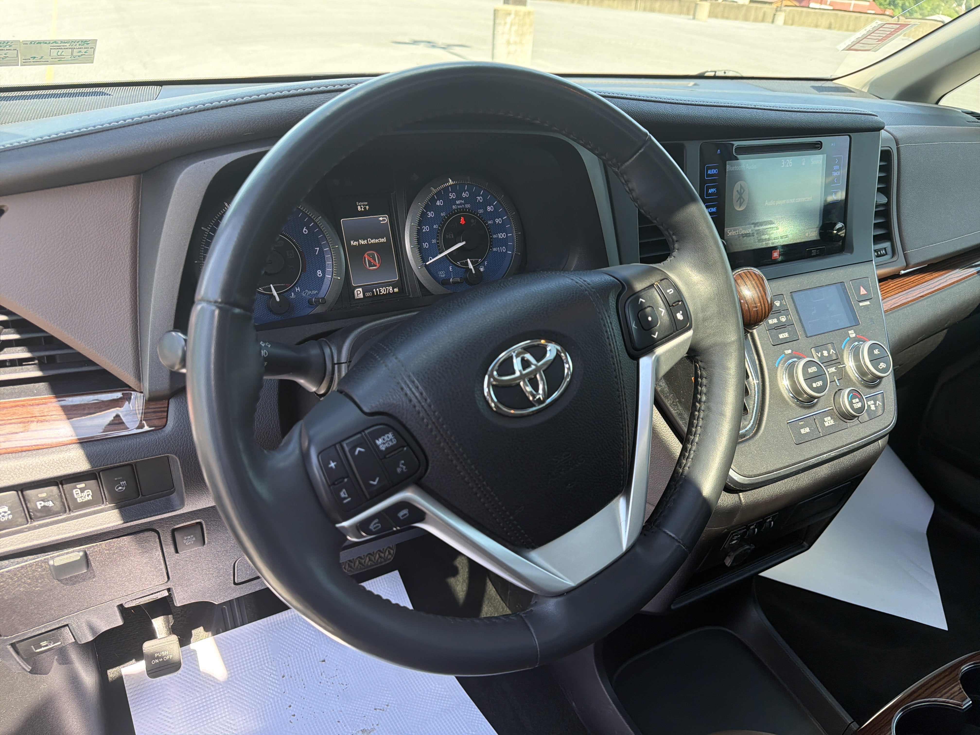 2017 Toyota Sienna XLE Auto Access Seat