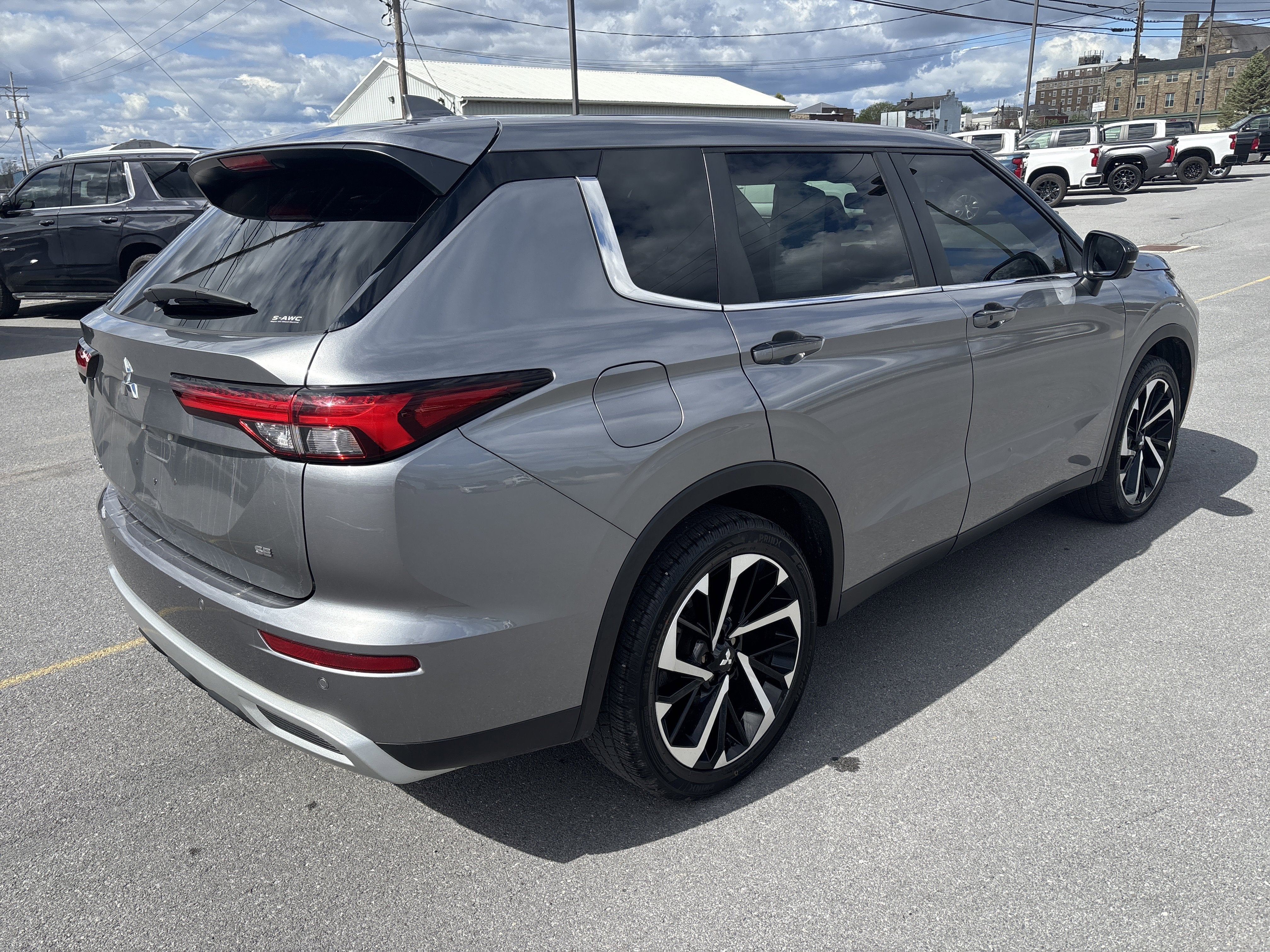 2022 Mitsubishi Outlander SE