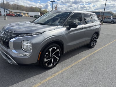 2022 Mitsubishi Outlander SE