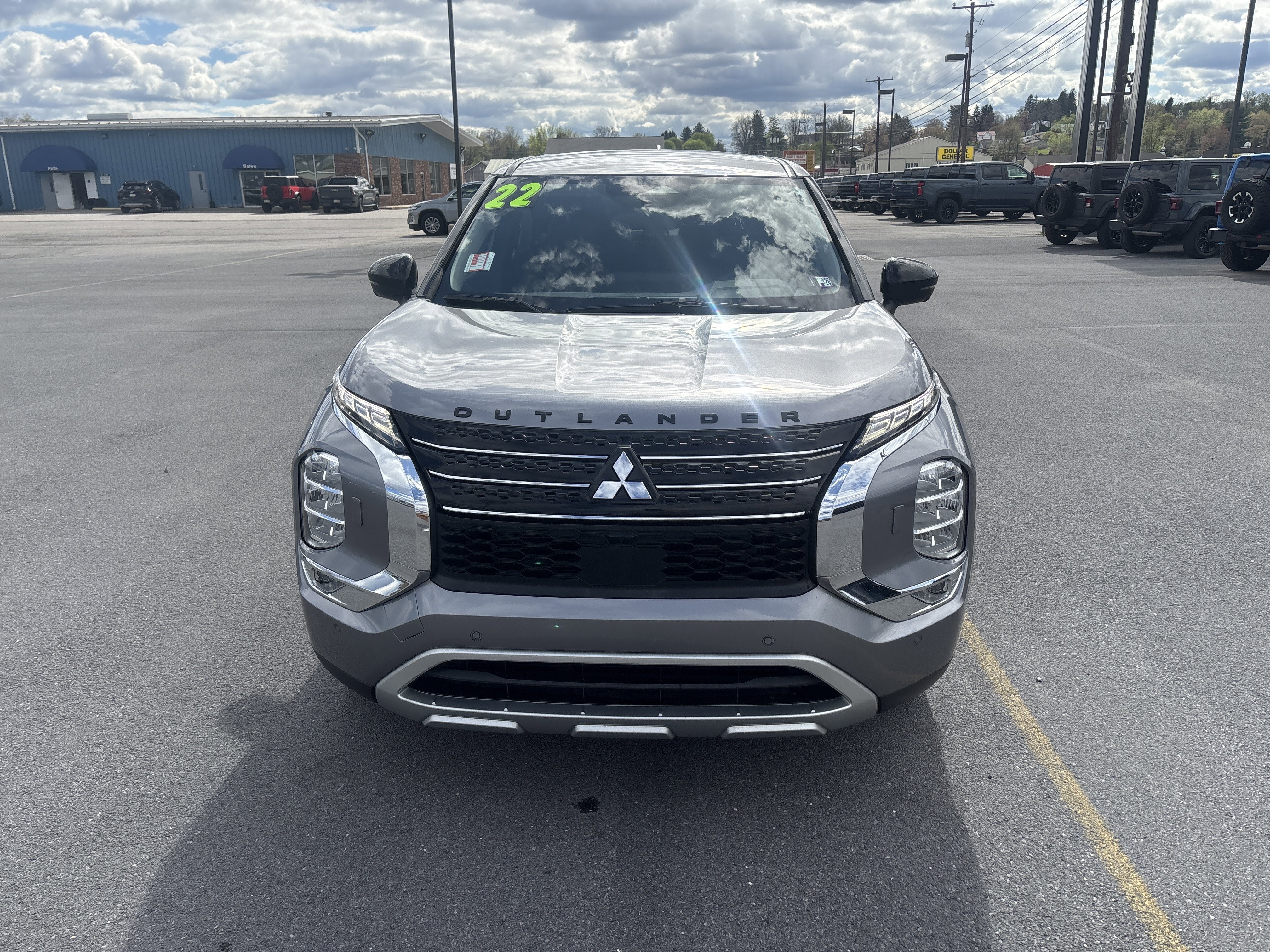 2022 Mitsubishi Outlander SE