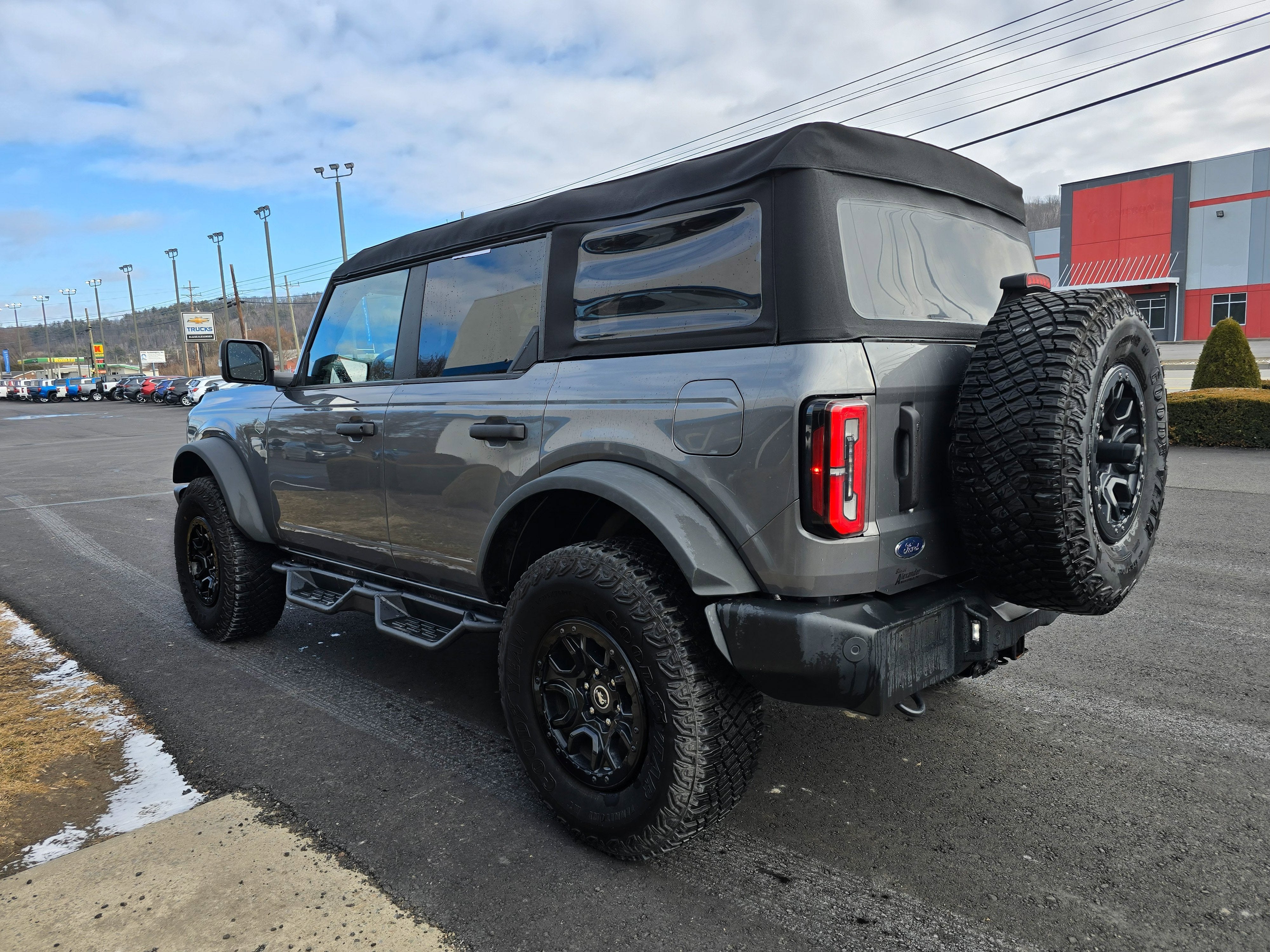 2023 Ford Bronco Base