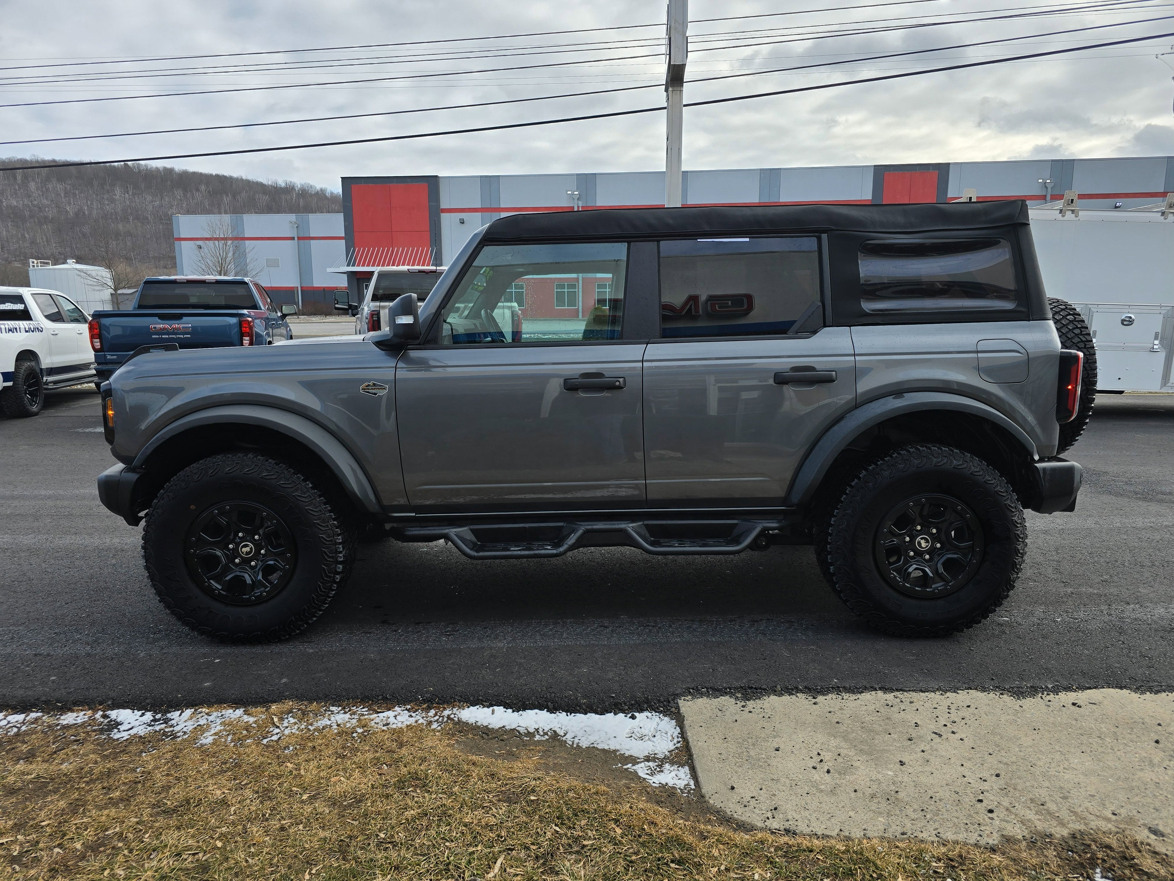 2023 Ford Bronco Base