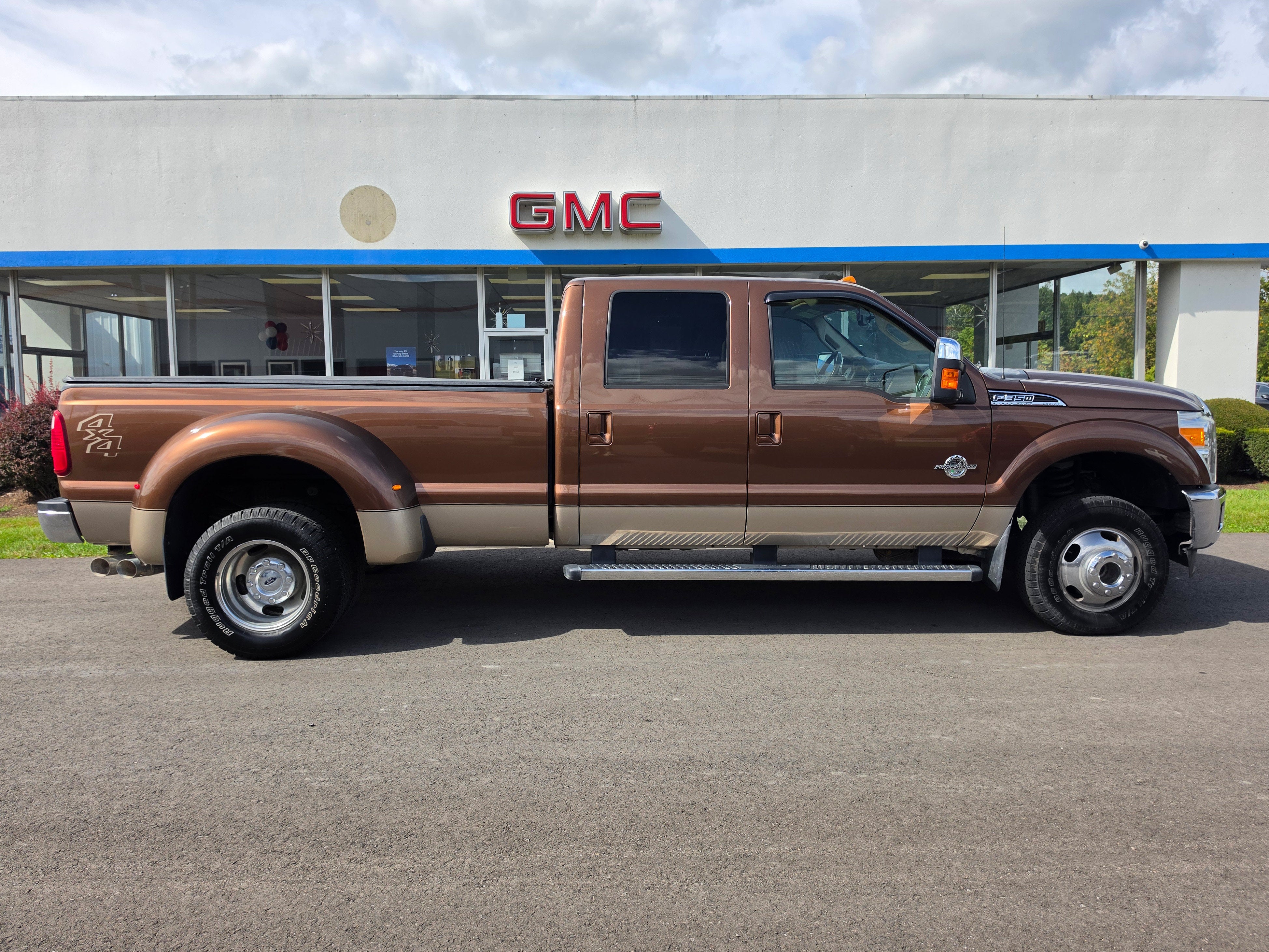 2011 Ford Super Duty F-350 DRW XL