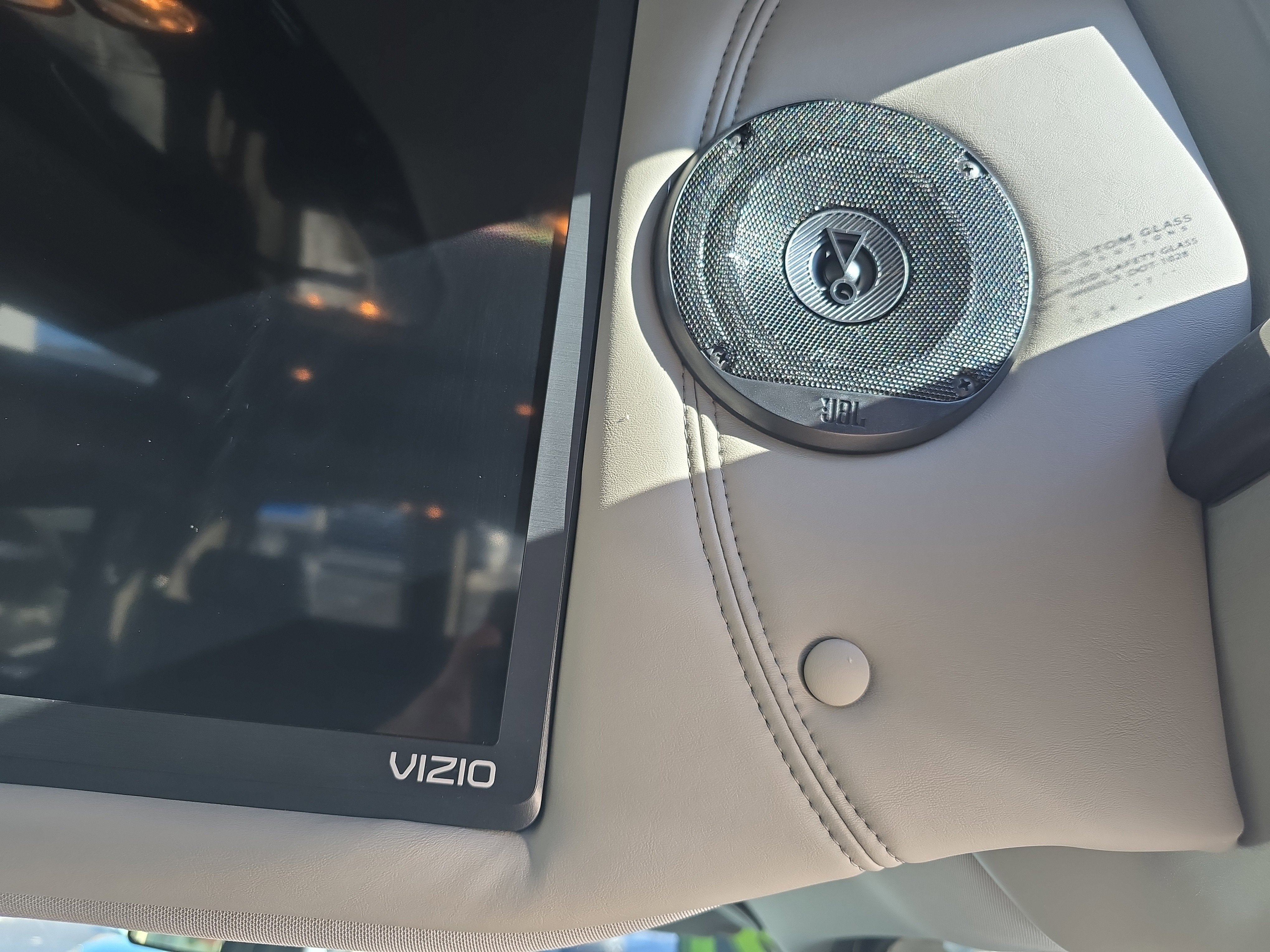 2021 Chevrolet Express Passenger 2500 1LS