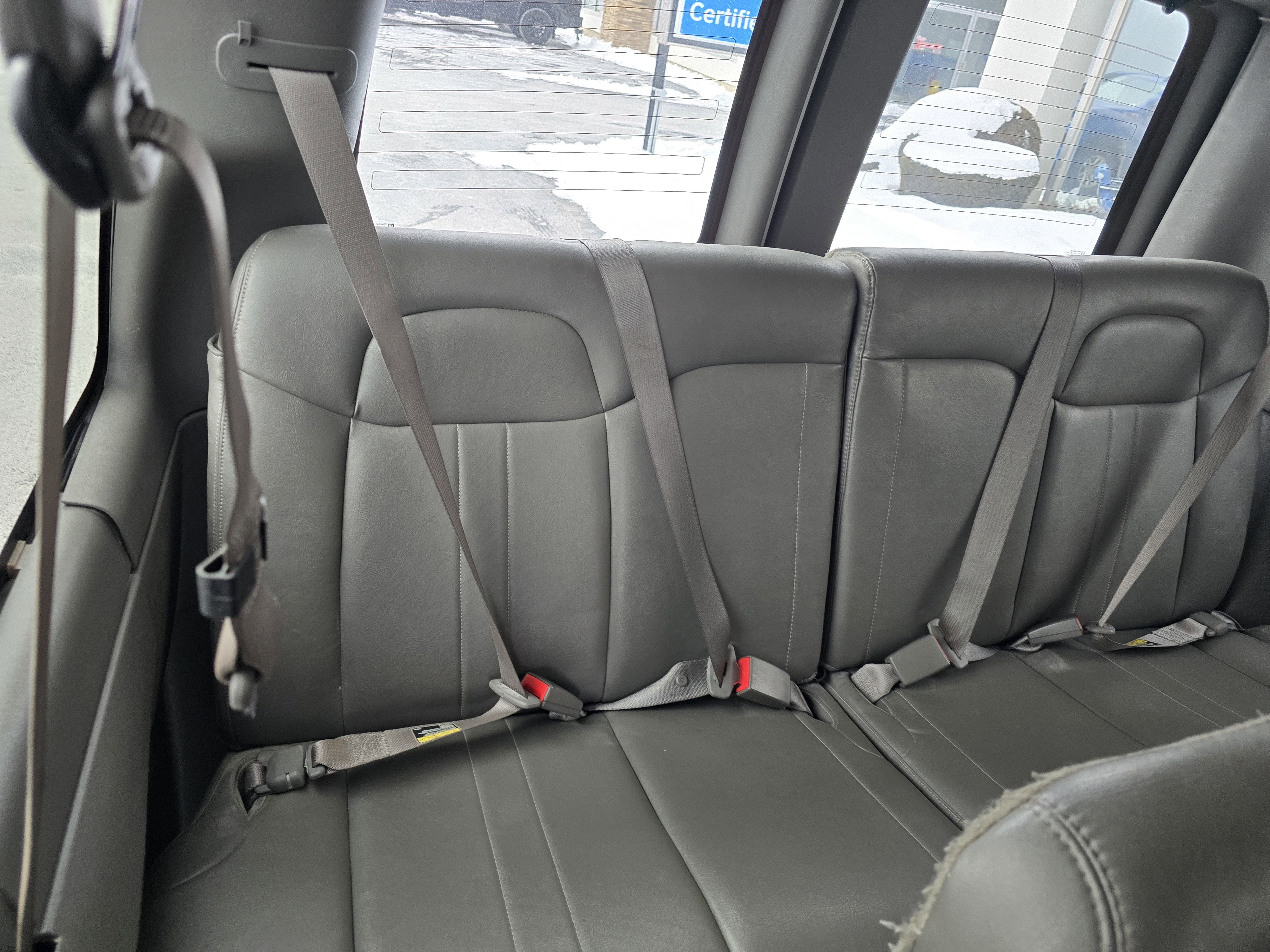 2024 Chevrolet Express Passenger 3500 1LS