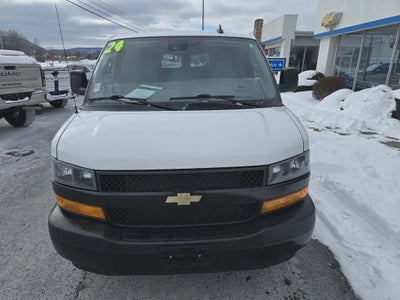 2024 Chevrolet Express Passenger 3500 1LS