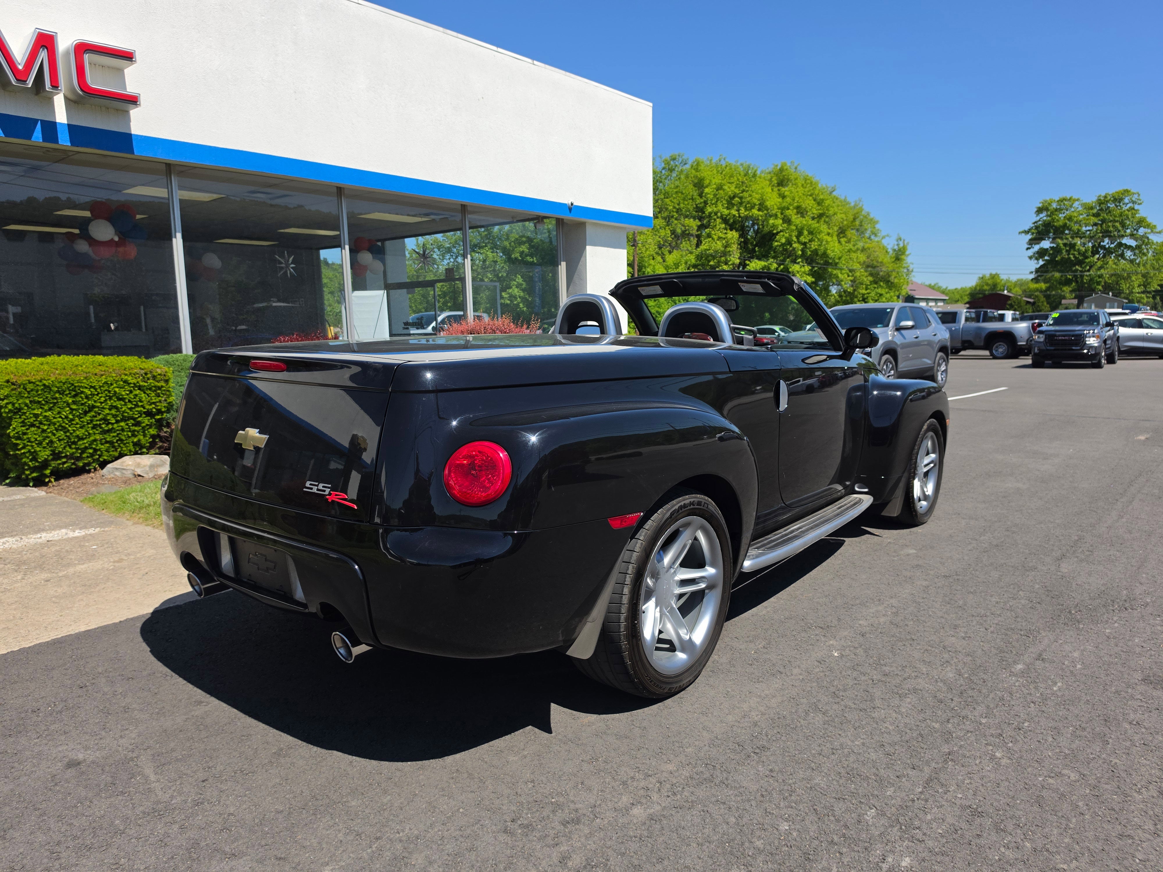 2004 Chevrolet SSR LS