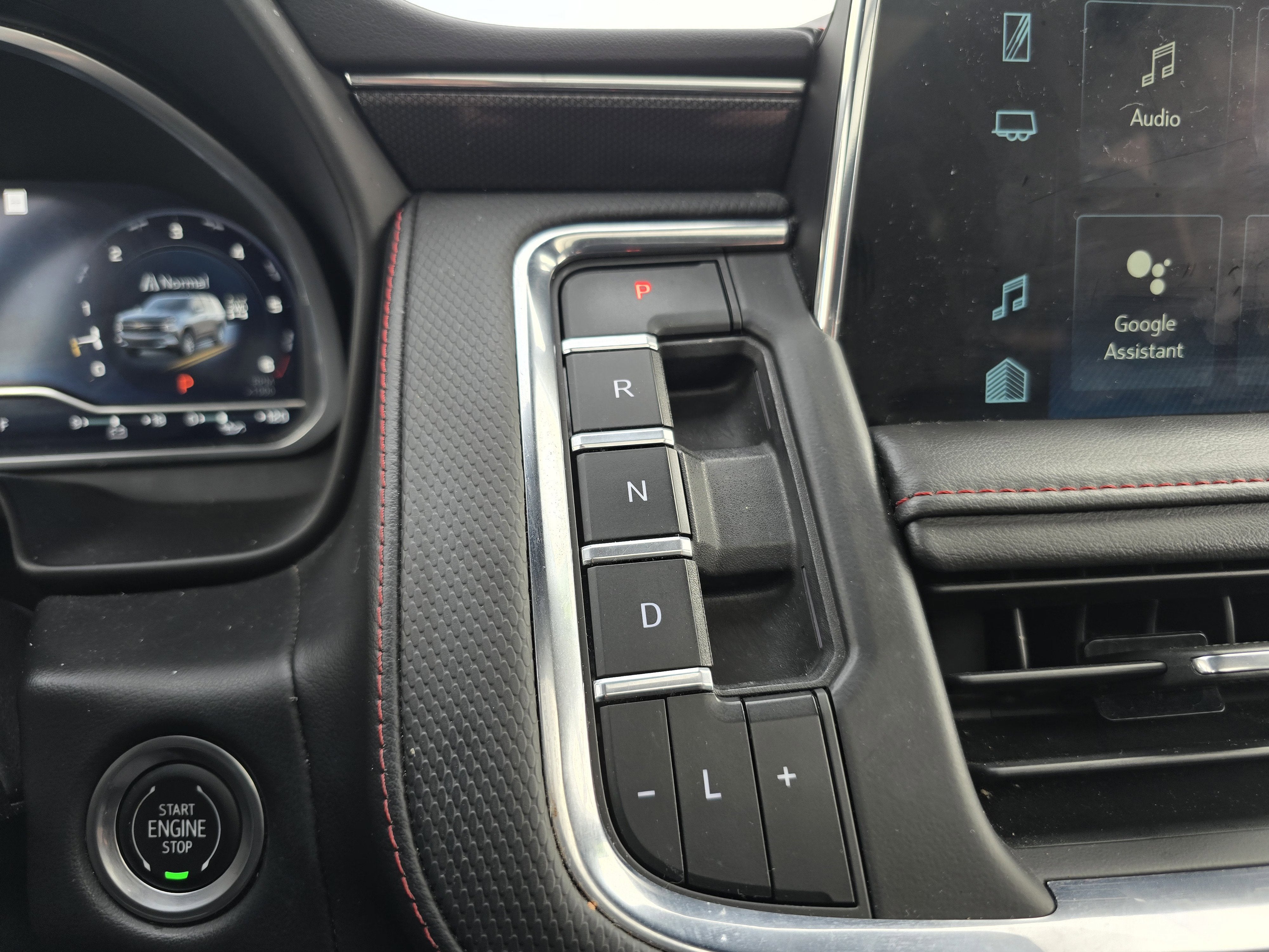 2023 Chevrolet Suburban RST