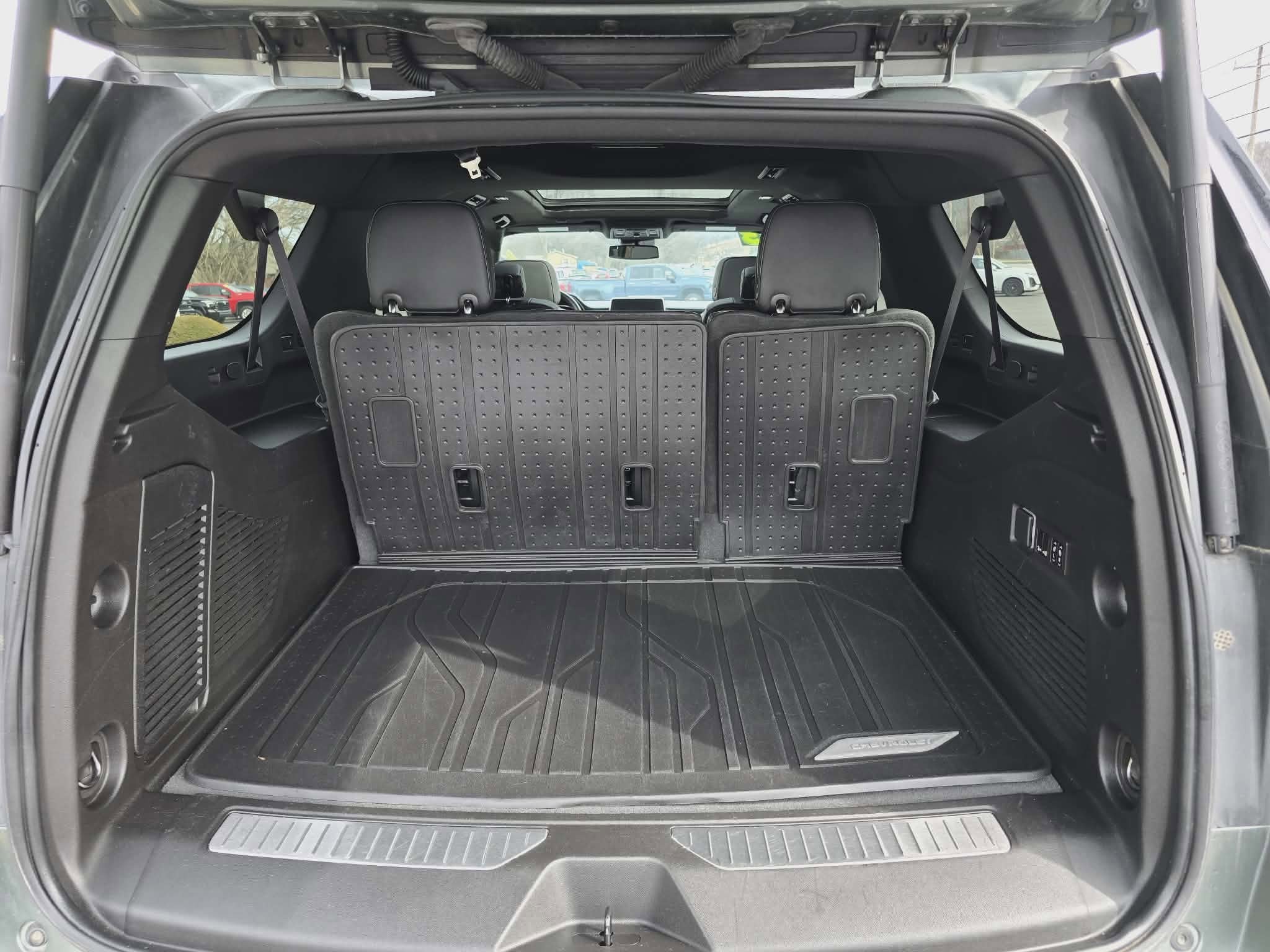 2023 Chevrolet Suburban RST