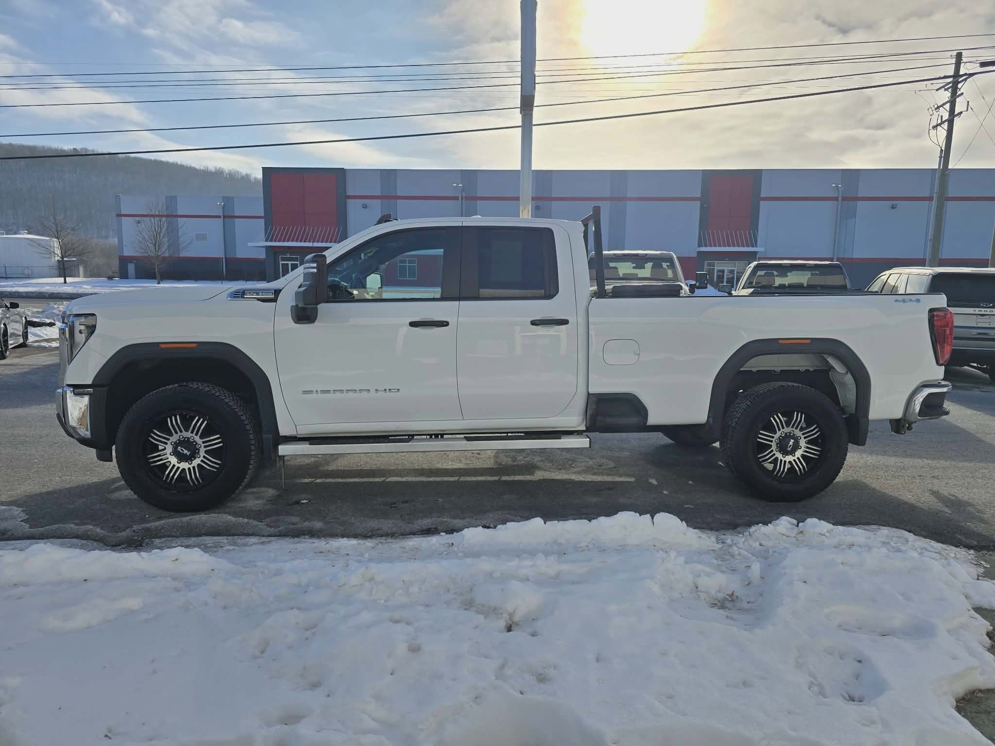 2024 GMC Sierra 2500 HD Pro