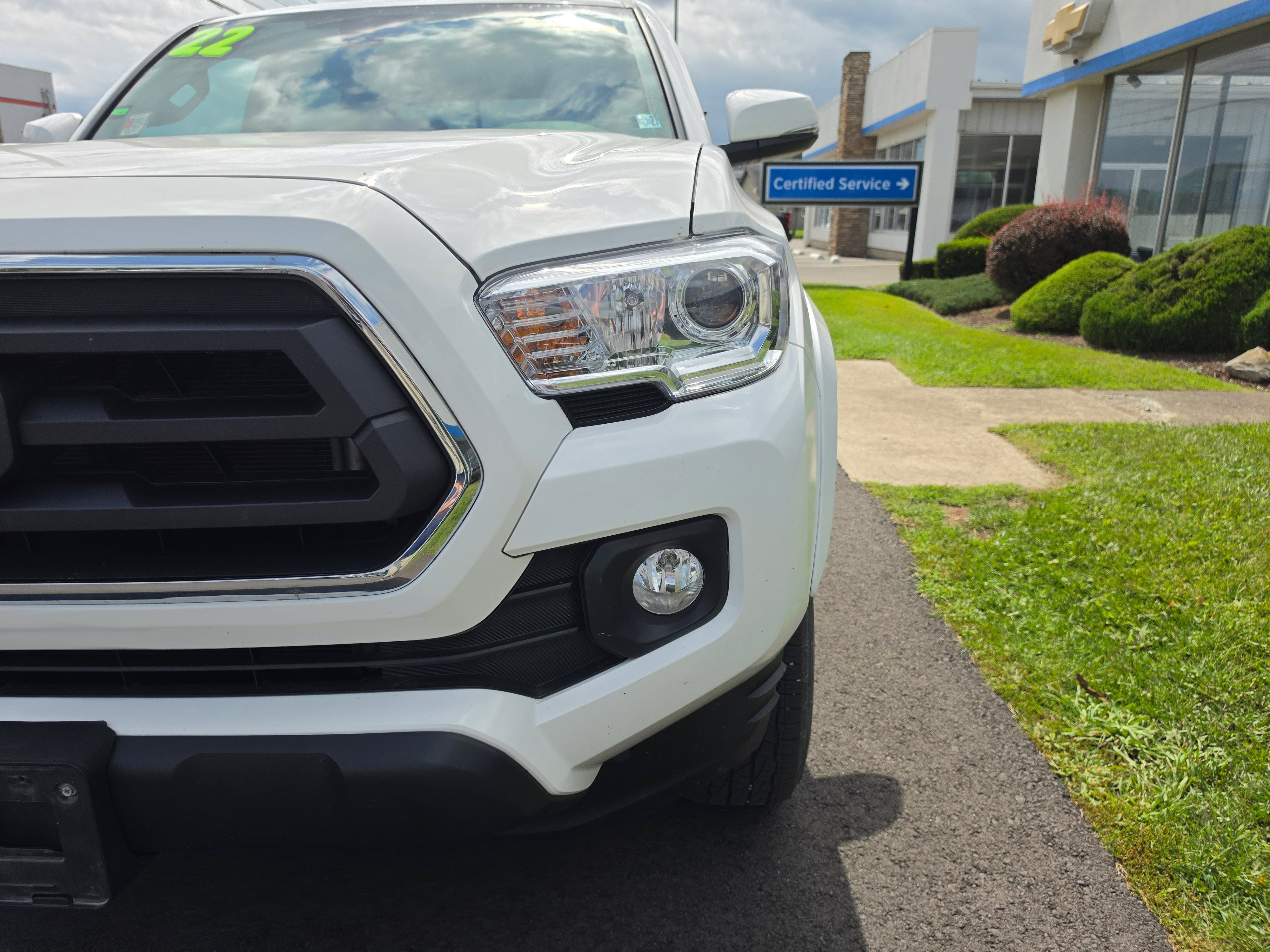 2022 Toyota Tacoma 4WD SR