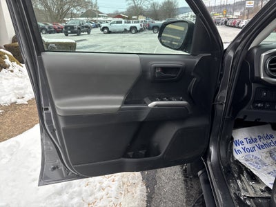 2022 Toyota Tacoma 4WD SR5