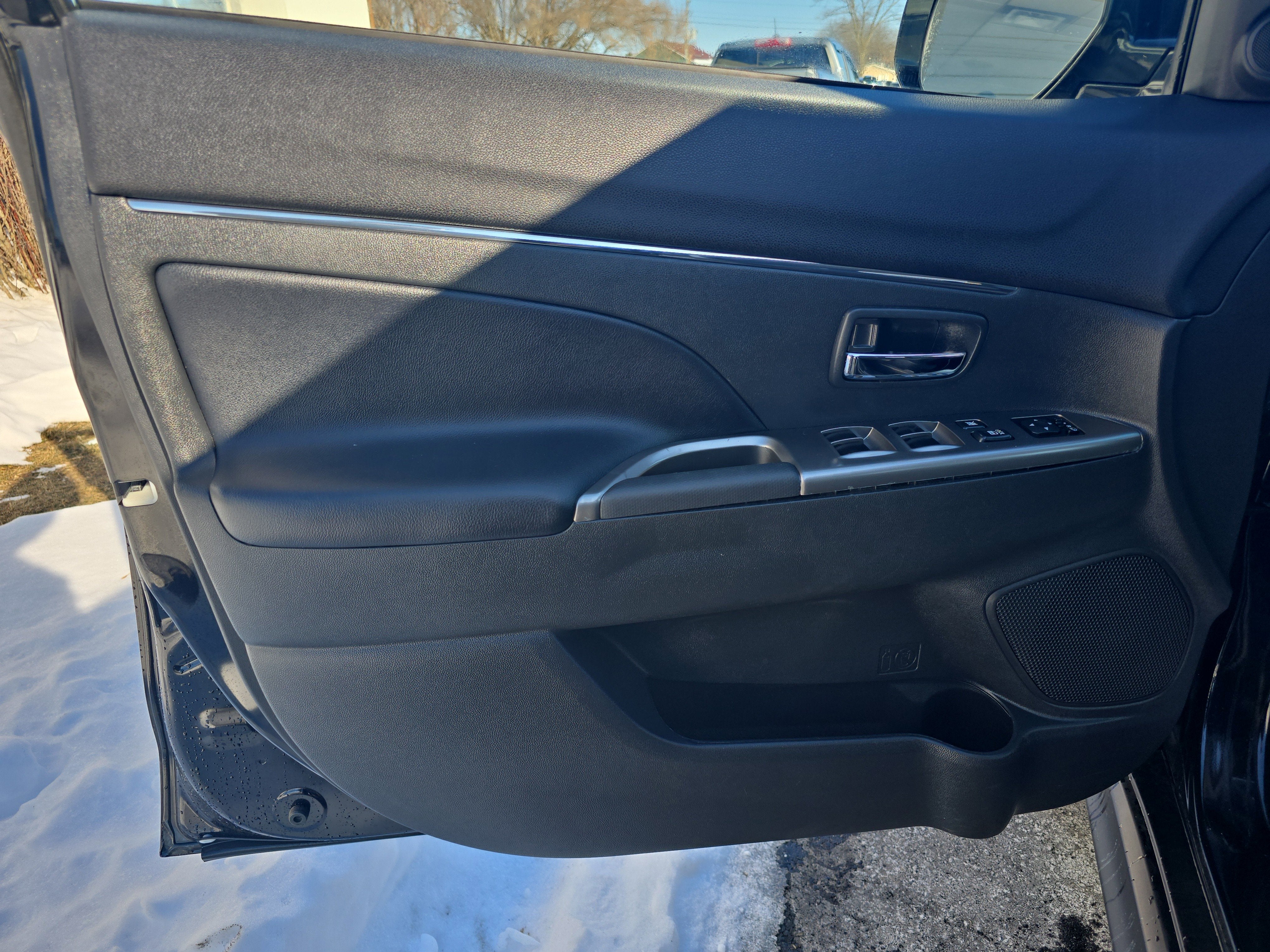 2025 Mitsubishi Outlander Sport S