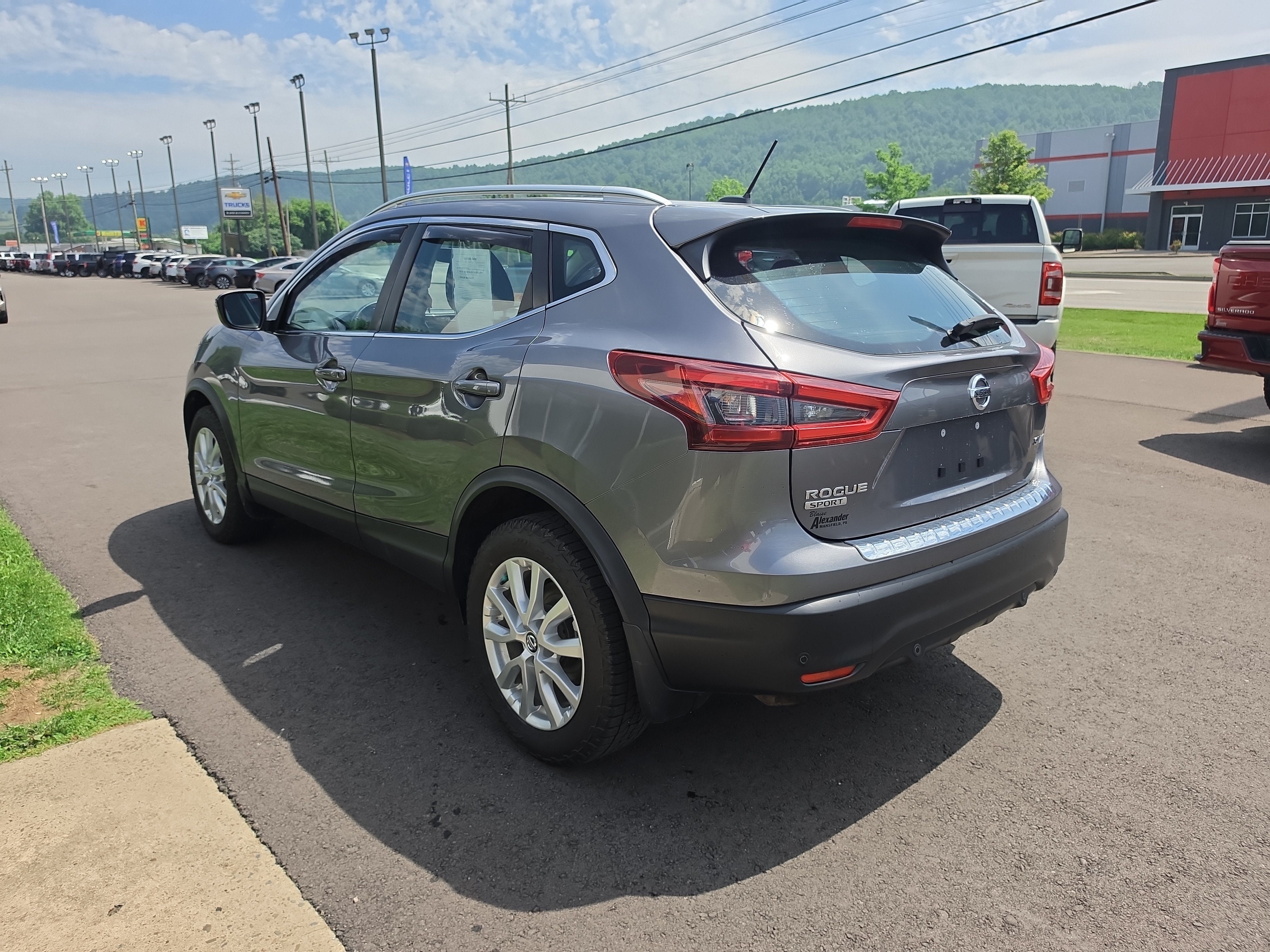 2022 Nissan Rogue Sport SV