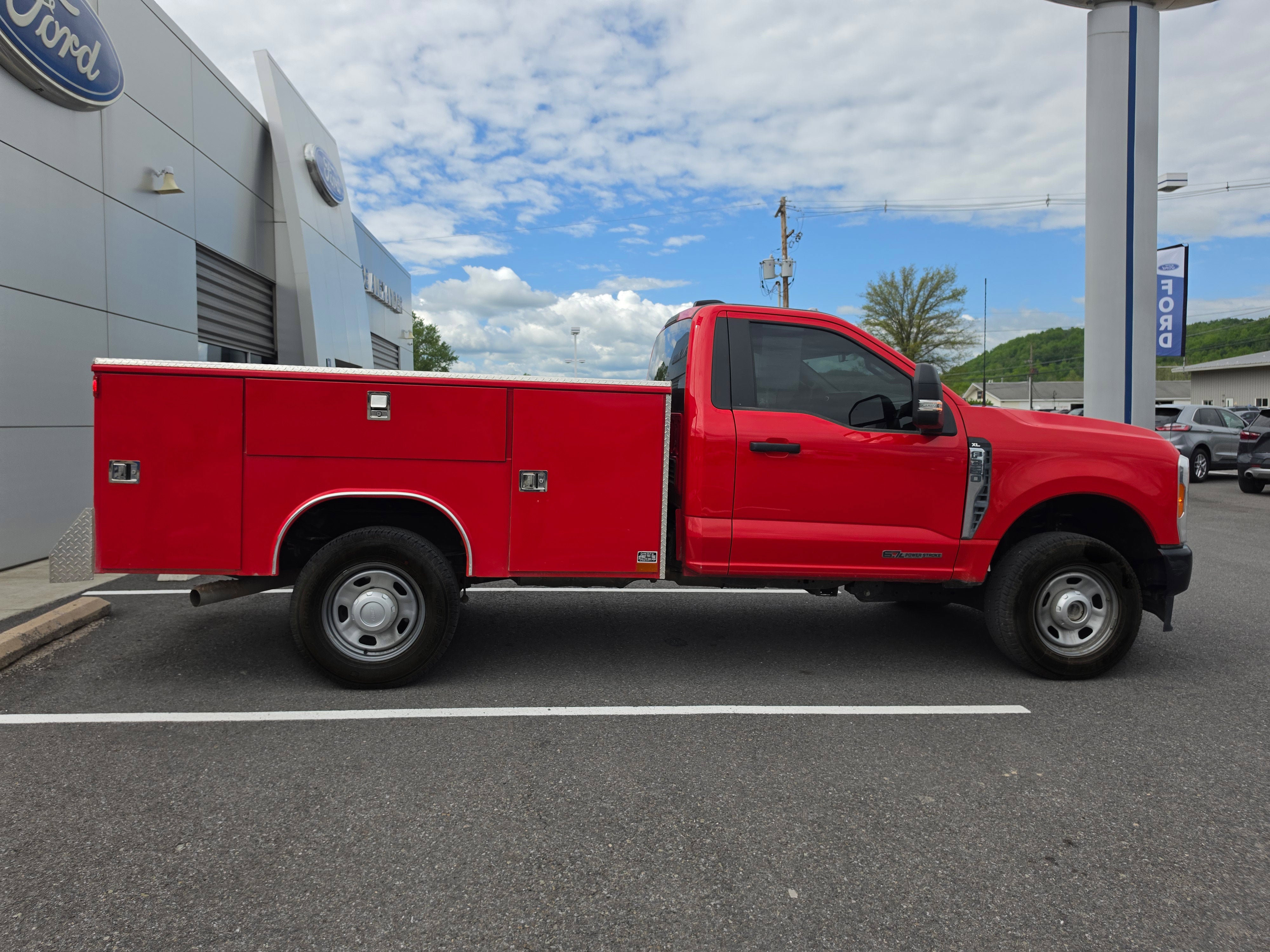 2024 Ford Super Duty F-350 SRW XL