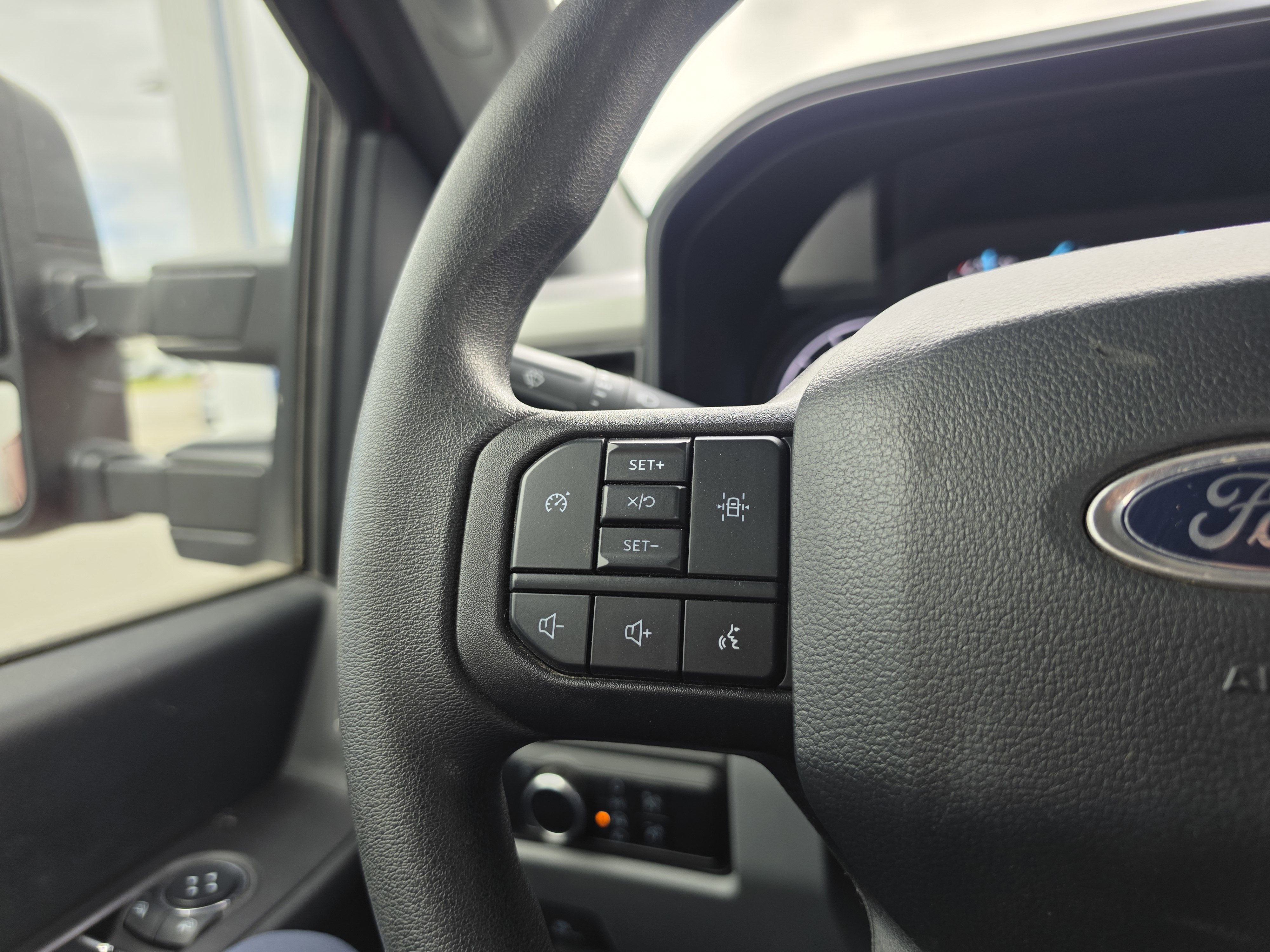 2024 Ford Super Duty F-350 SRW XL