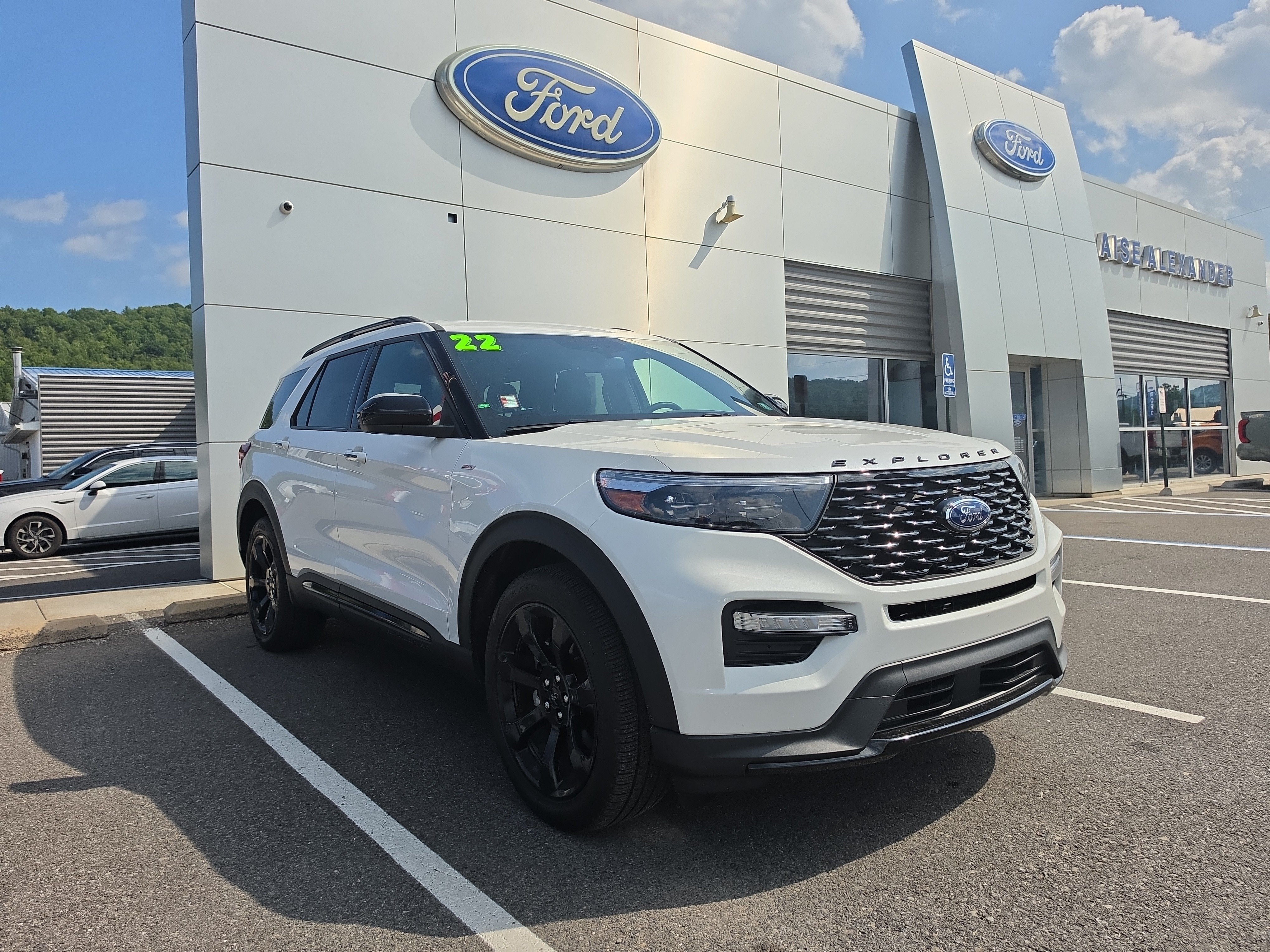 2022 Ford Explorer ST-Line