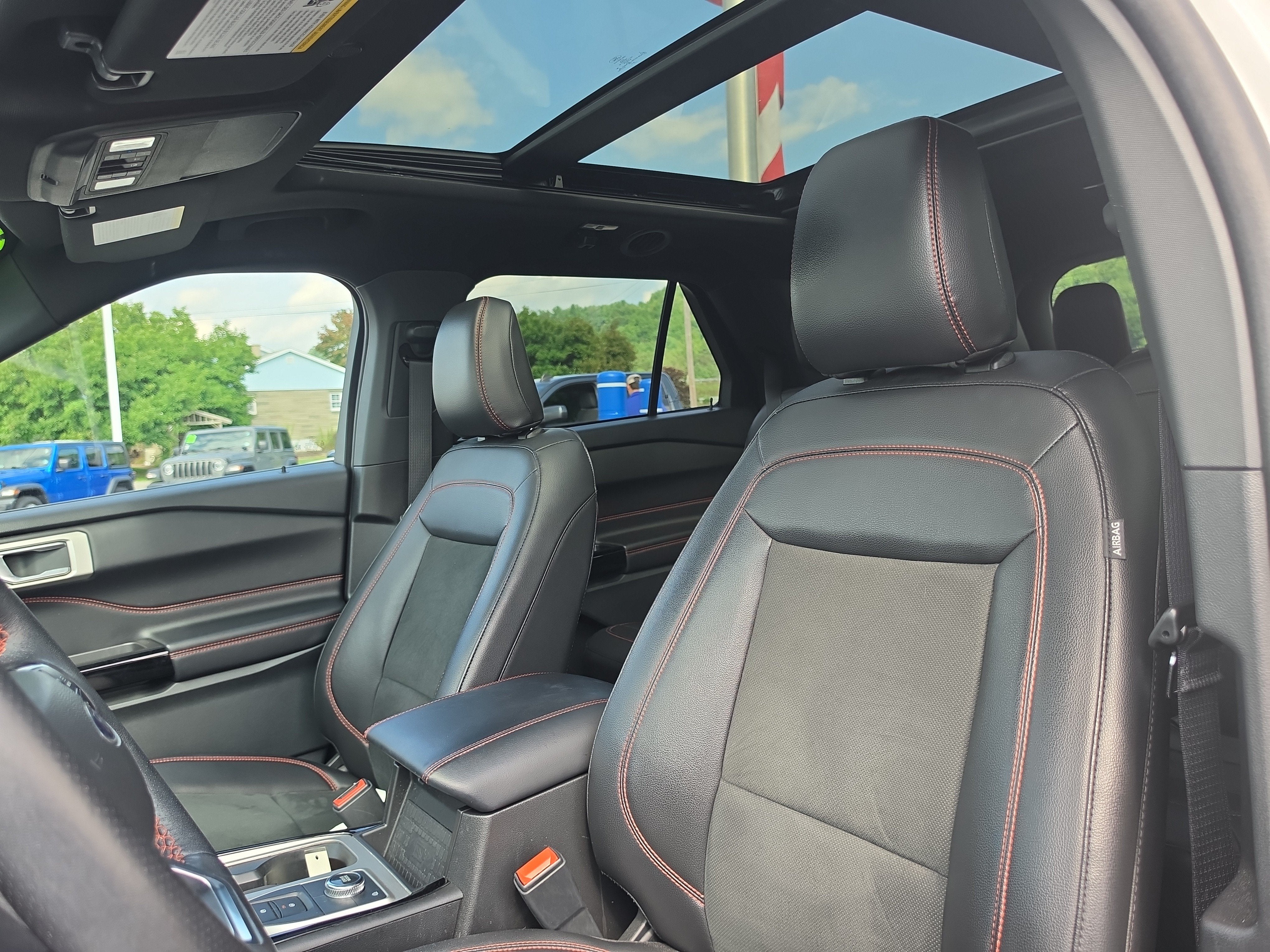 2022 Ford Explorer ST-Line