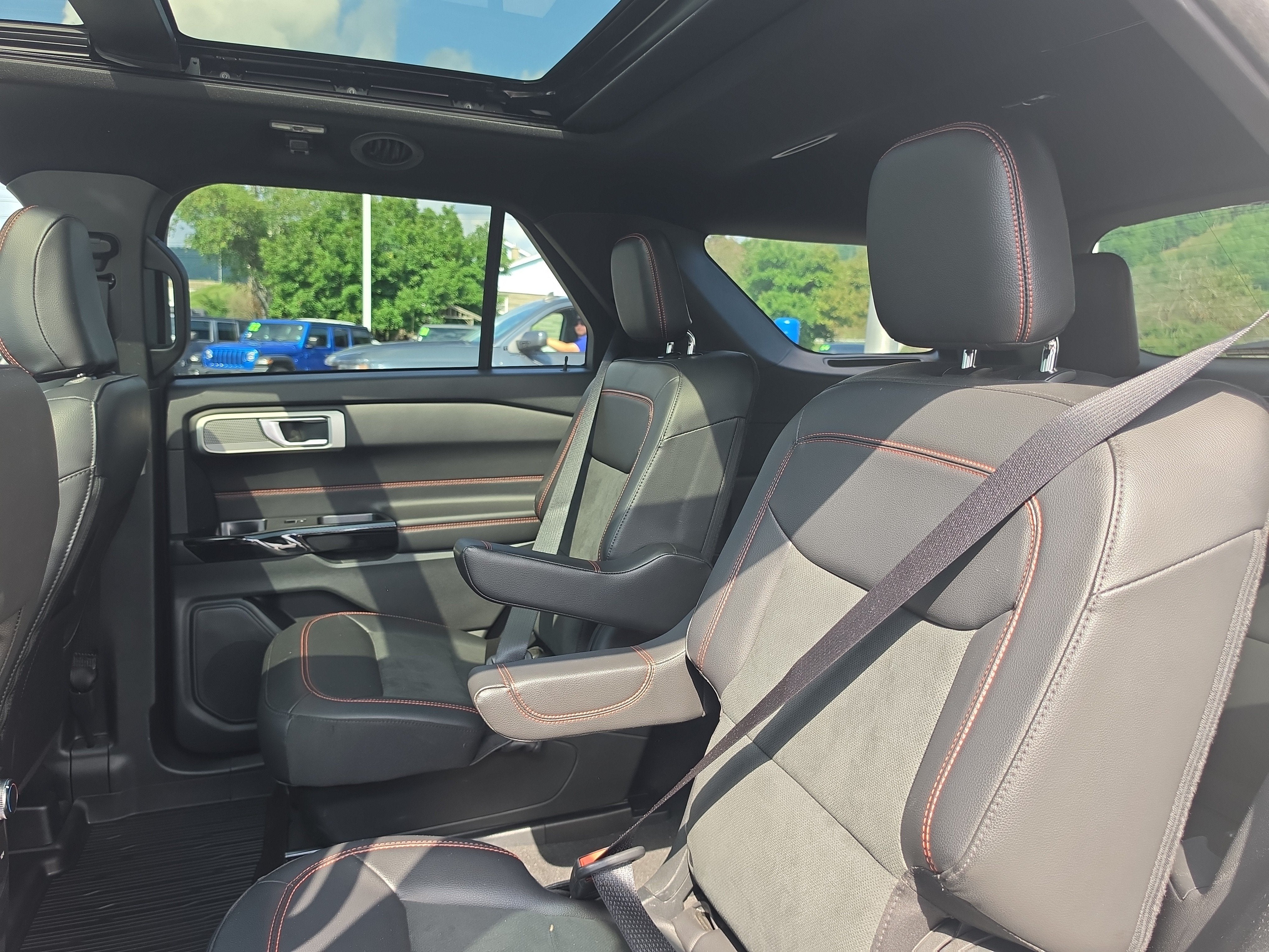 2022 Ford Explorer ST-Line