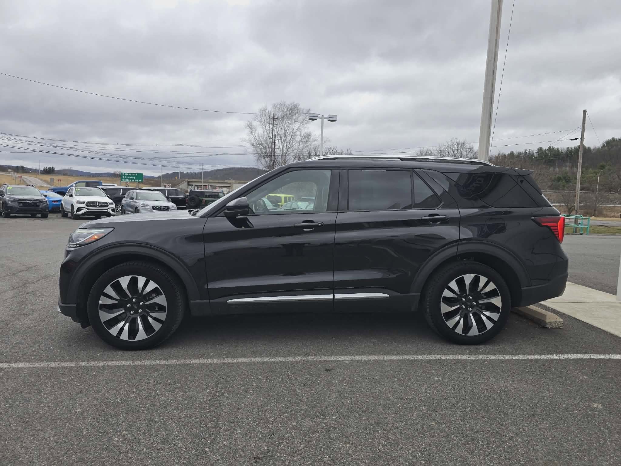 2025 Ford Explorer Platinum