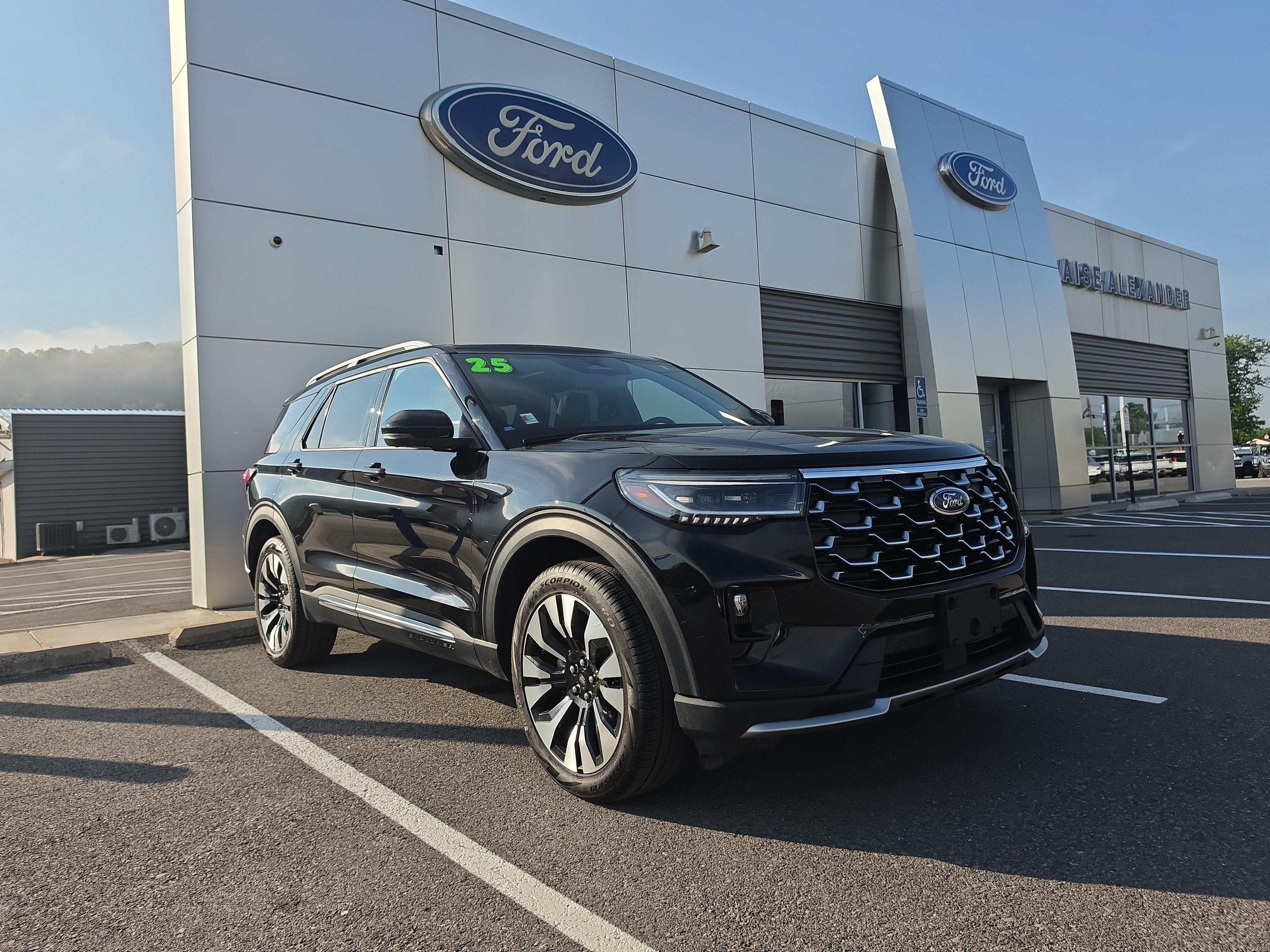 2025 Ford Explorer Platinum