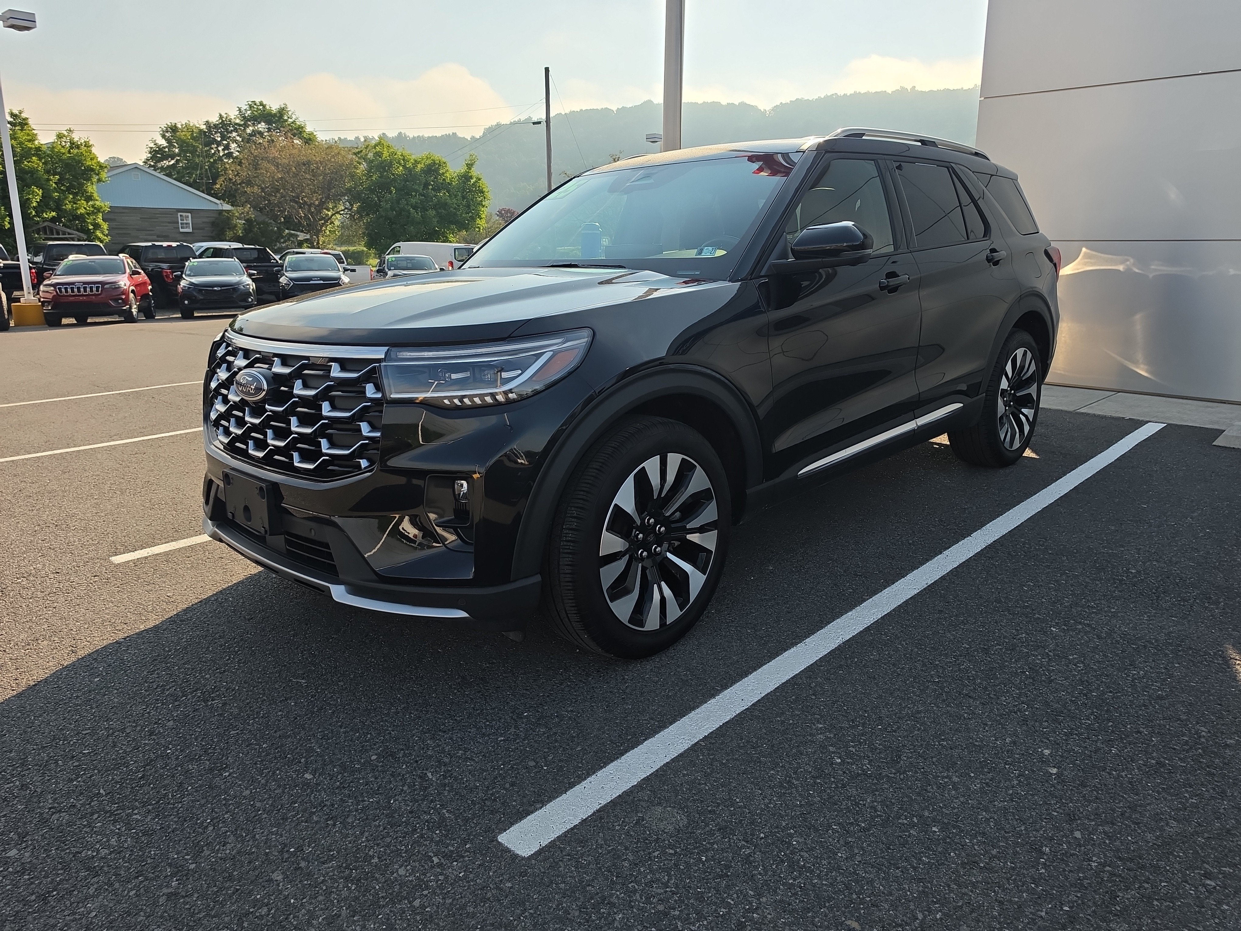 2025 Ford Explorer Platinum