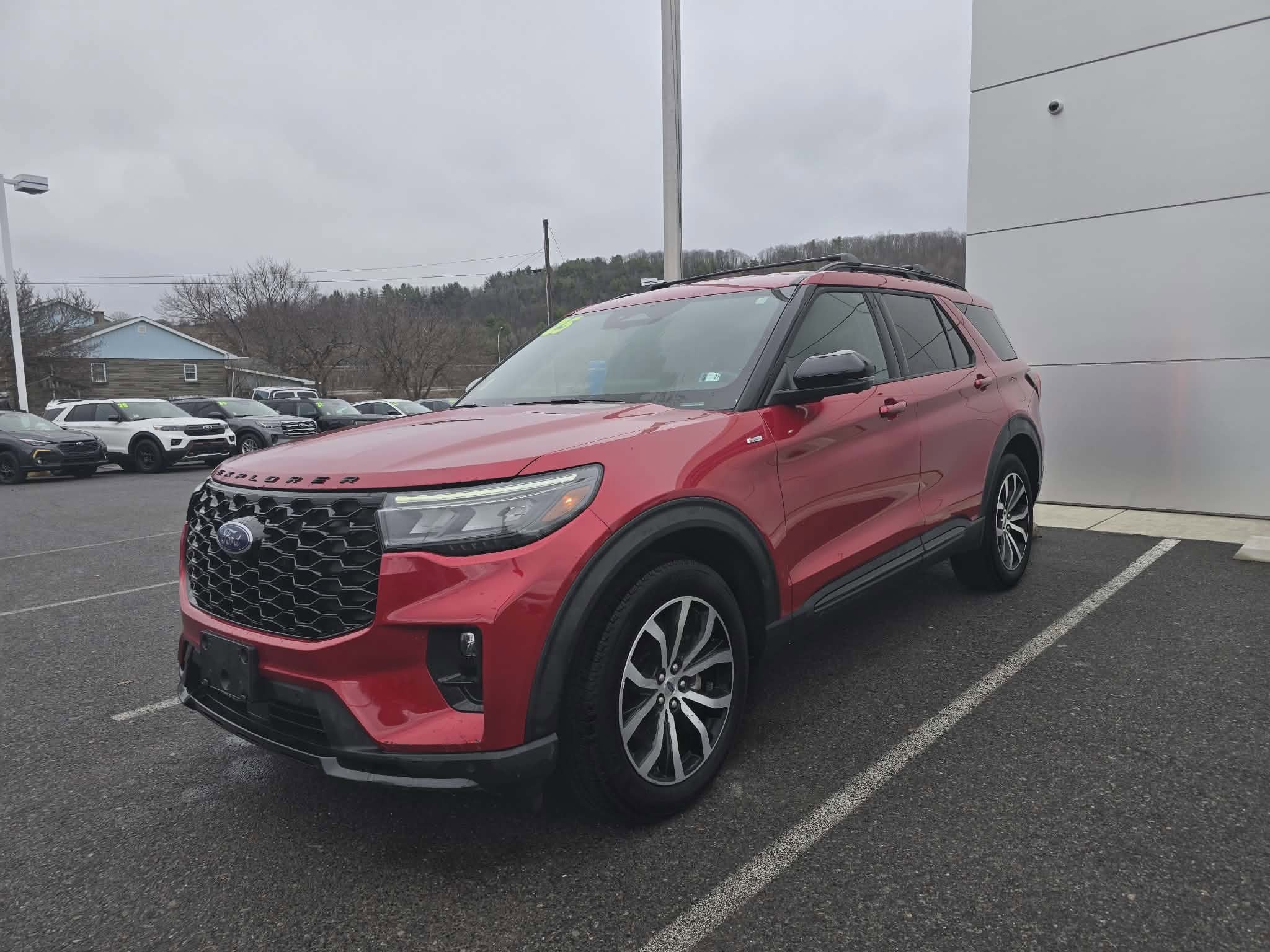 2025 Ford Explorer ST-Line