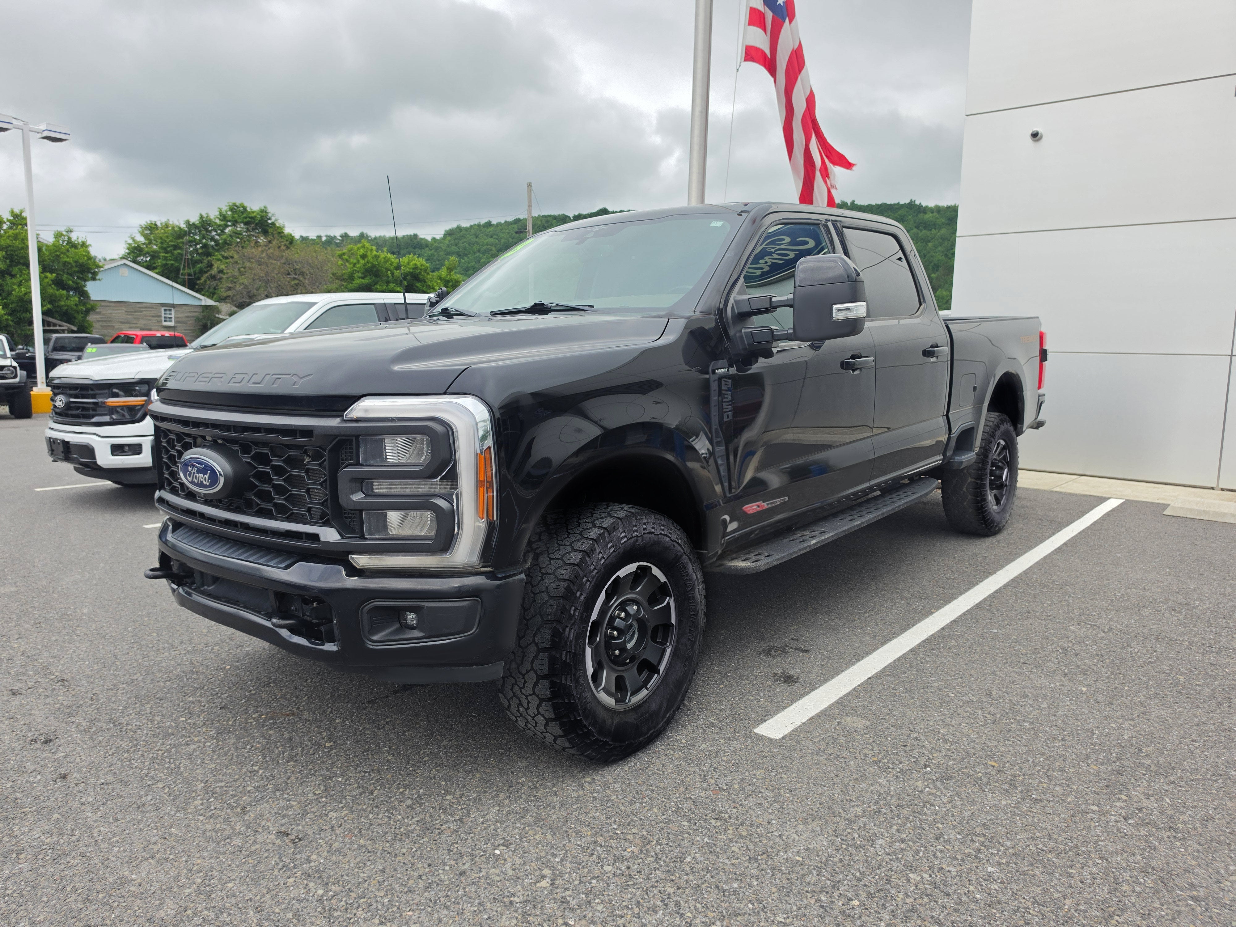 2023 Ford Super Duty F-350 SRW LARIAT