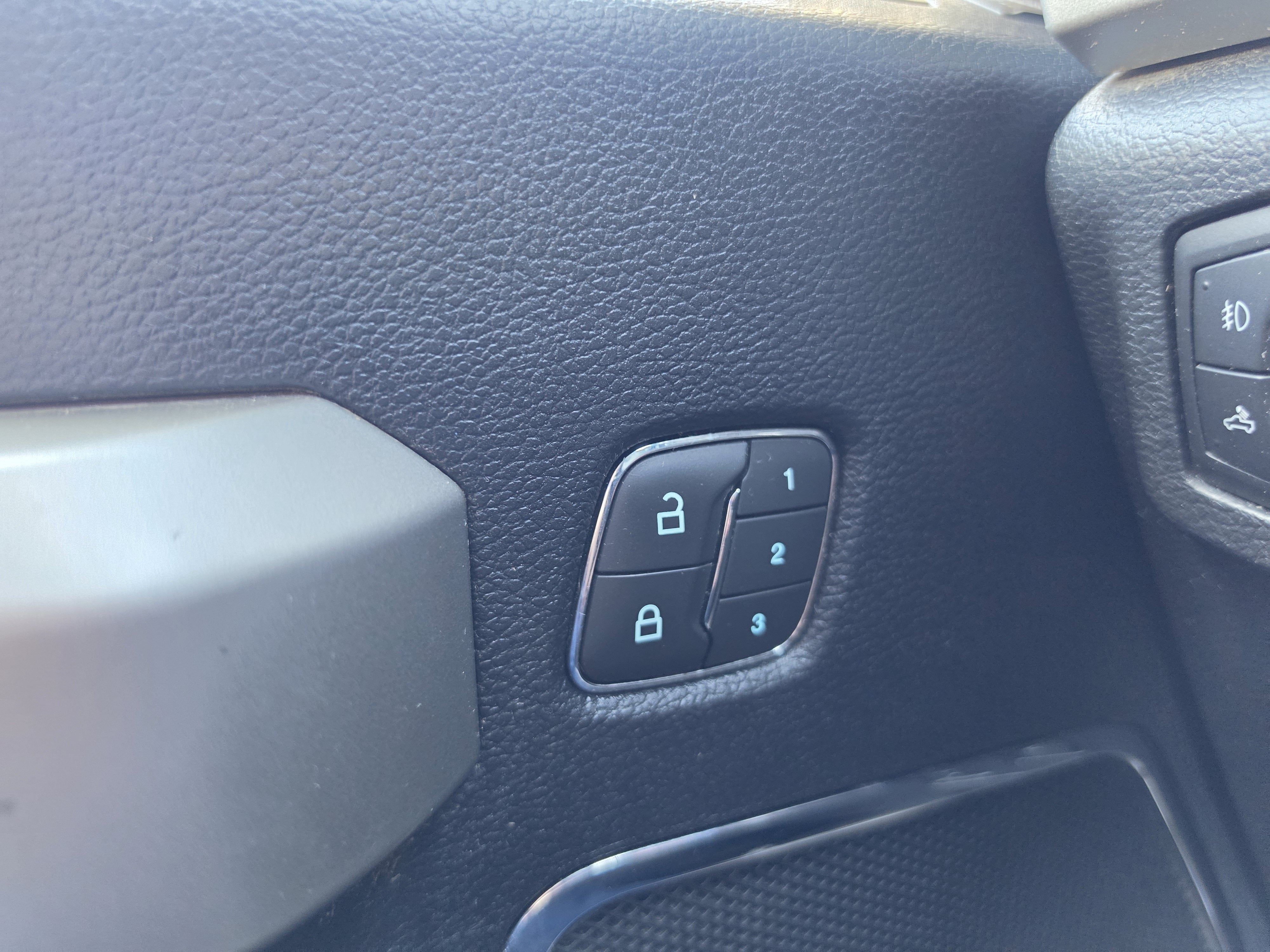 2019 Ford Super Duty F-350 DRW LARIAT