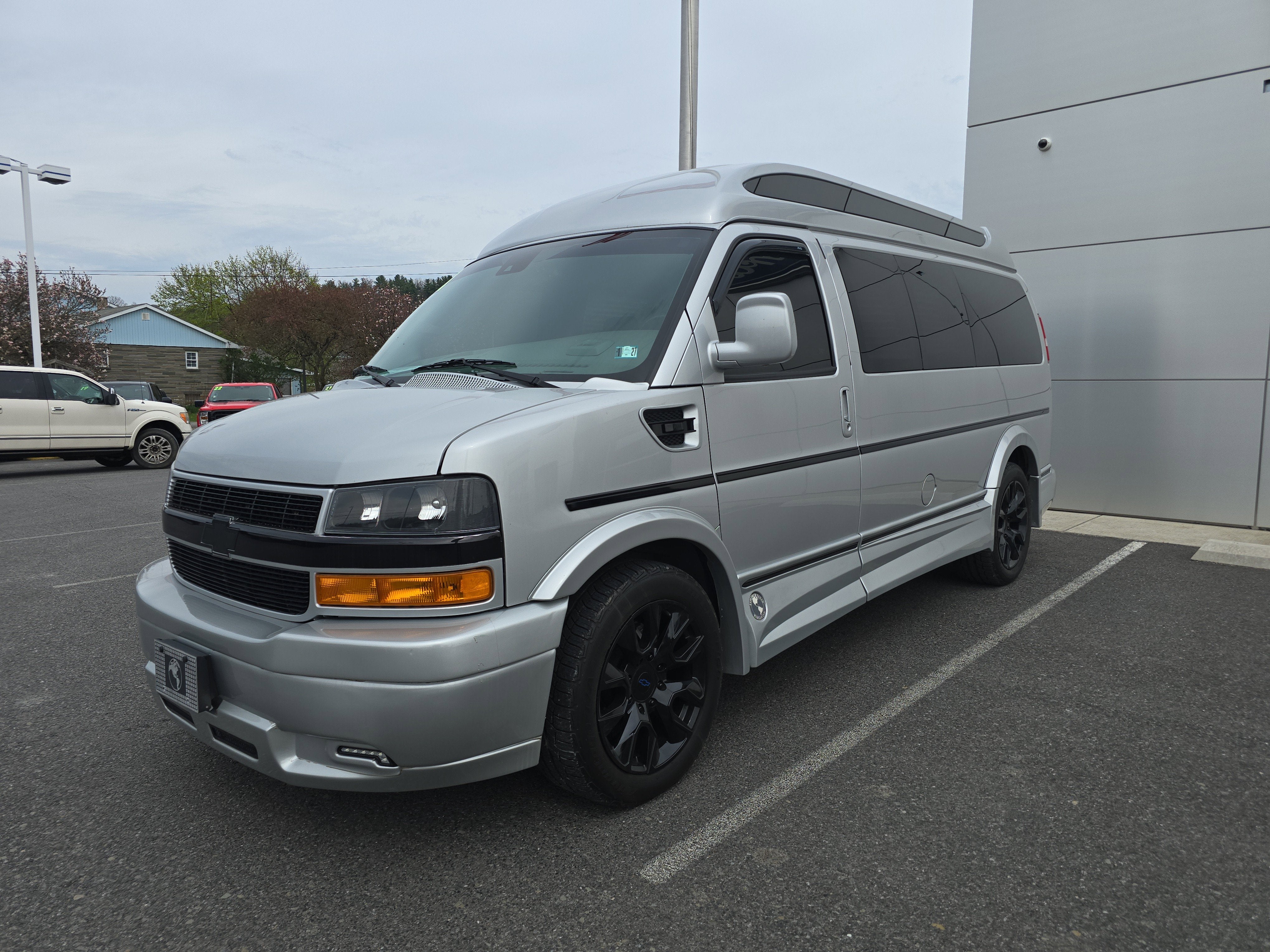 2021 Chevrolet Express Passenger LS