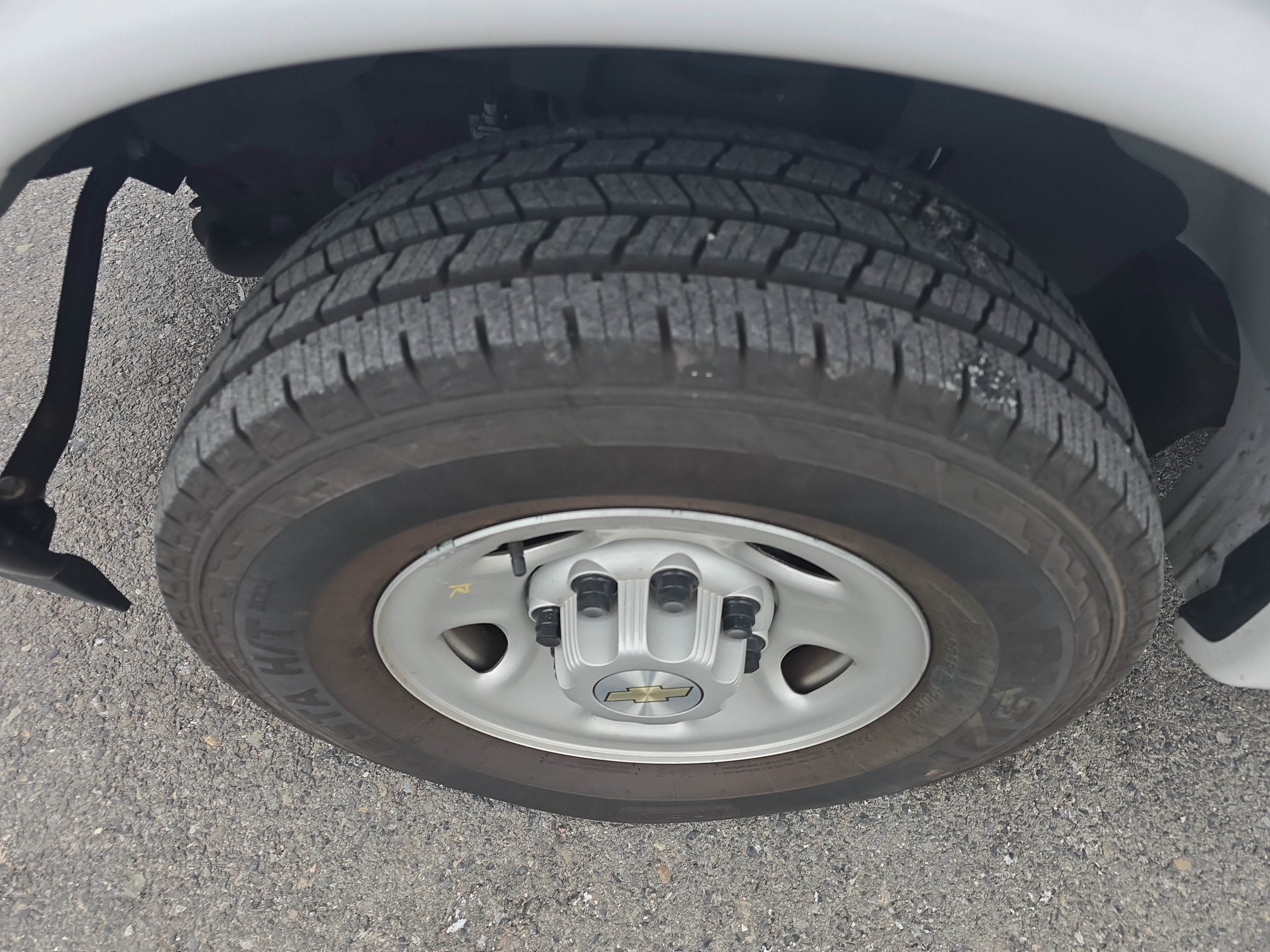 2023 Chevrolet Express Passenger LS